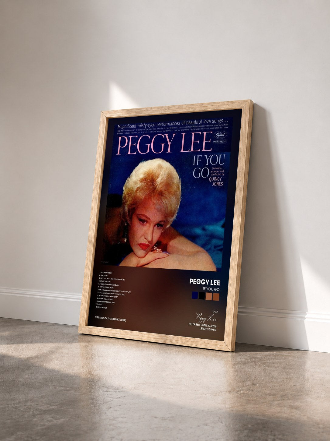 #bois Tableau de l'album If You Go de Peggy Lee vu de trois quarts, cadre en bois brut