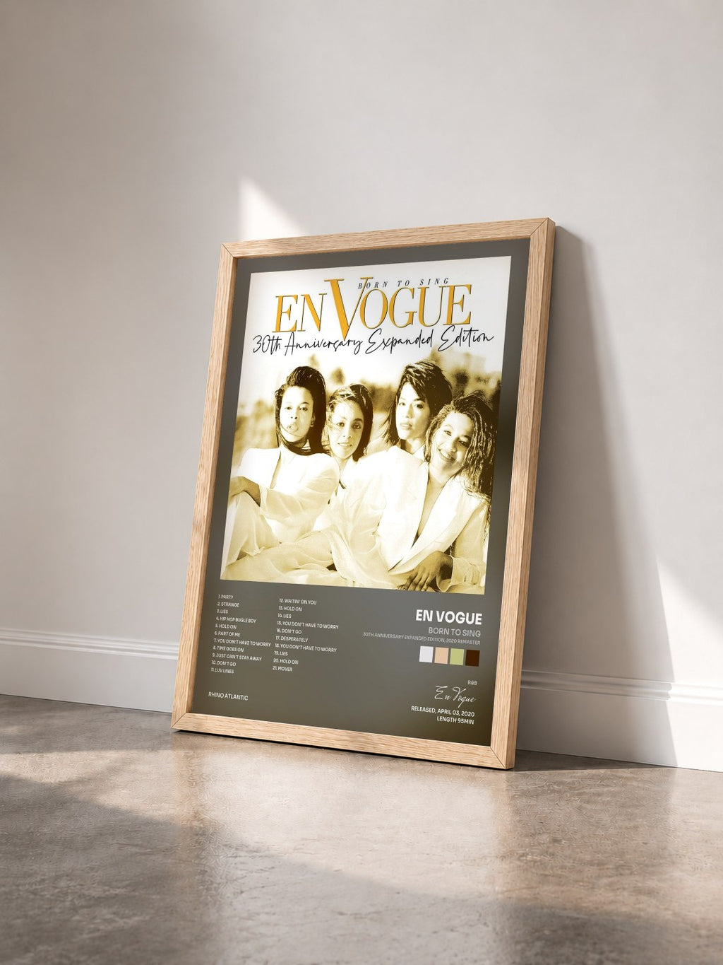 #bois Tableau de l'album Born to Sing (30th Anniversary Expanded Edition; 2020 Remaster) de En Vogue vu de trois quarts, cadre en bois brut