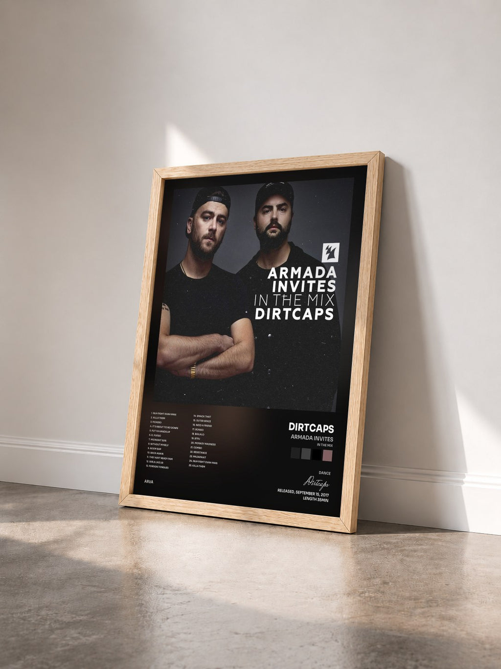 #bois Tableau de l'album Armada Invites (In The Mix): Dirtcaps de Dirtcaps vu de trois quarts, cadre en bois brut