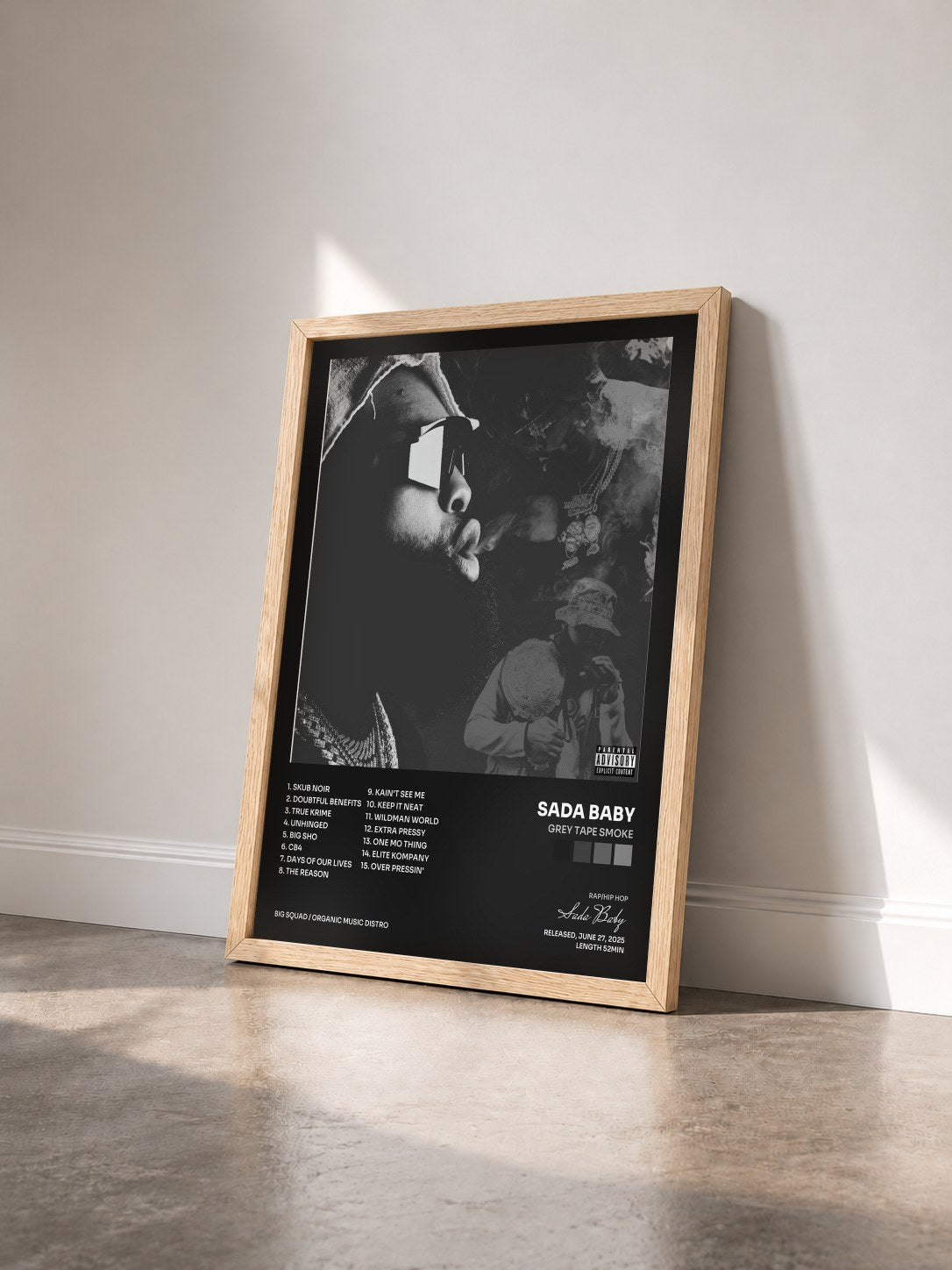 #bois Tableau de l'album Grey Tape SMOKE de Sada Baby vu de trois quarts, cadre en bois brut