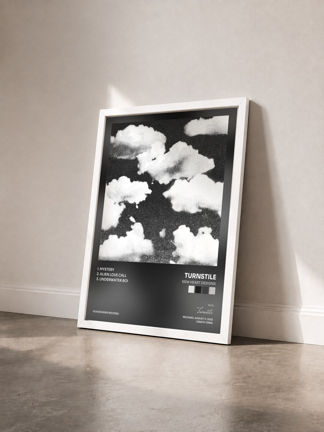 #blanc Tableau de l'album New Heart Designs de Turnstile vu de trois quarts, cadre blanc