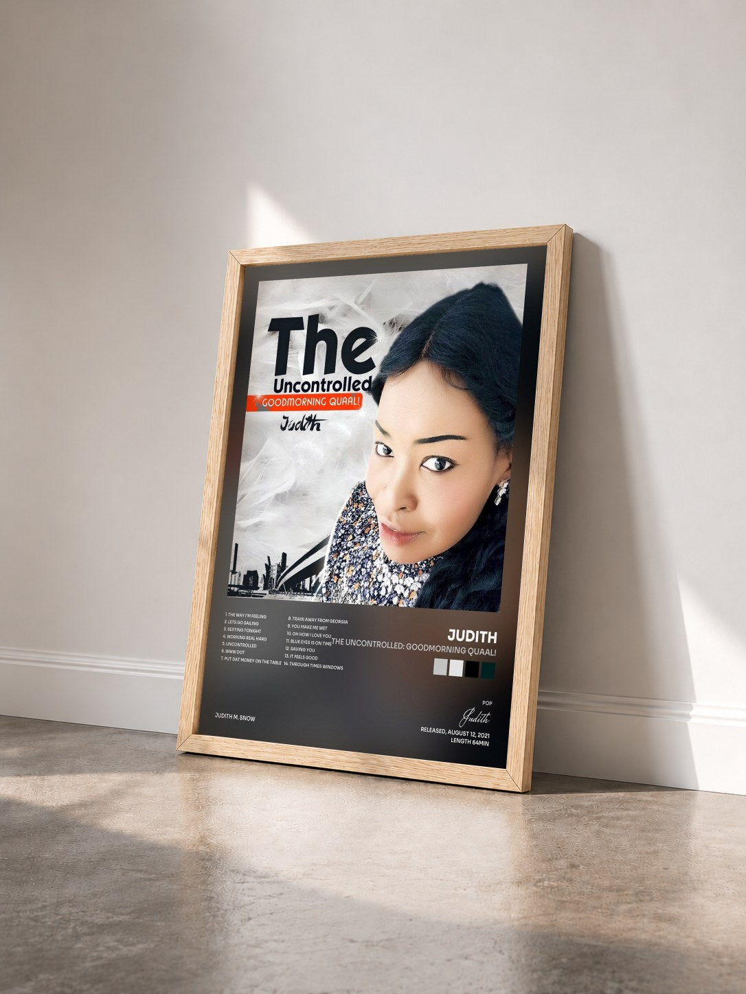 #bois Tableau de l'album The Uncontrolled: GOODMORNING QUAAL! de Judith vu de trois quarts, cadre en bois brut