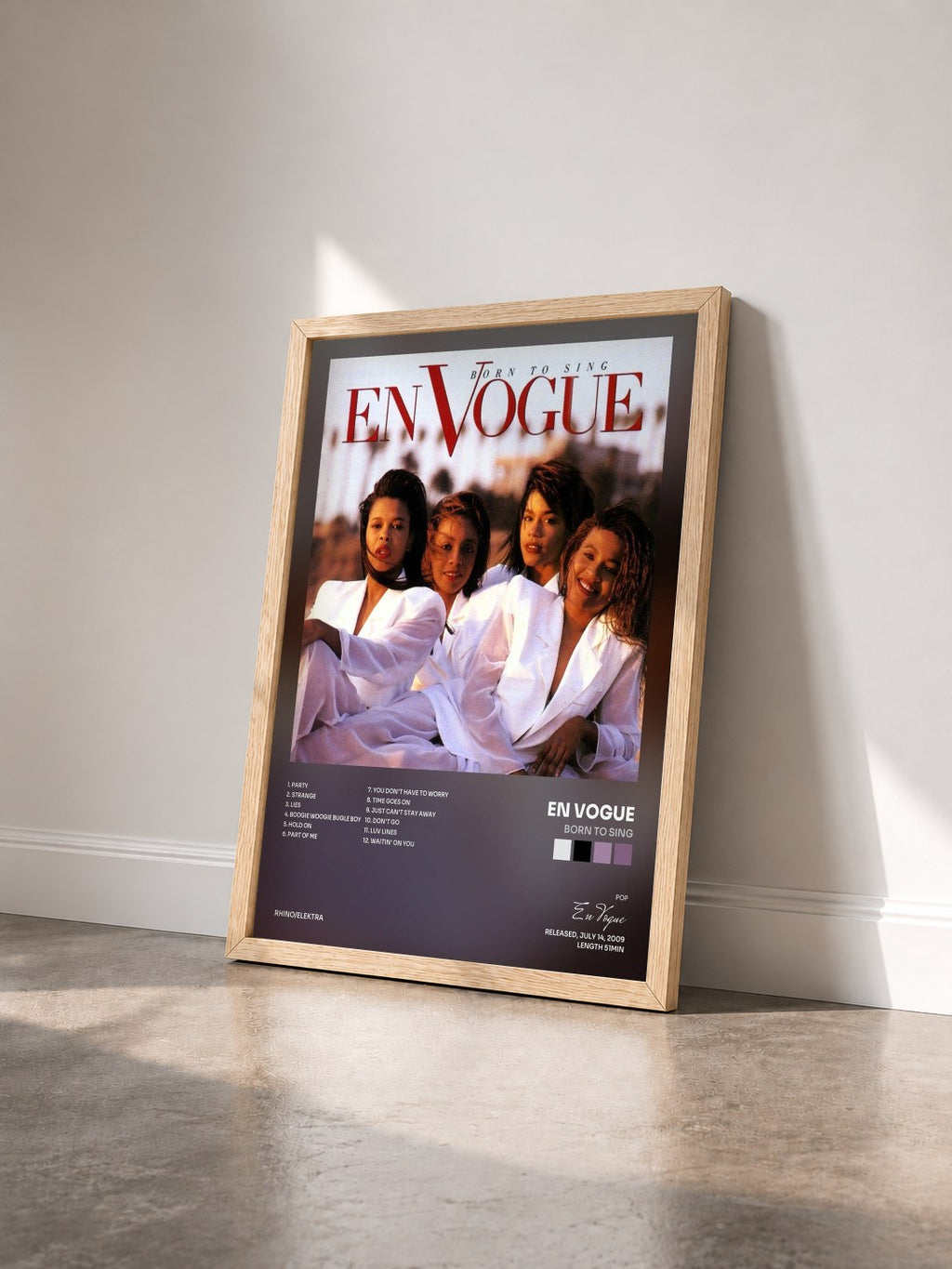#bois Tableau de l'album Born to Sing de En Vogue vu de trois quarts, cadre en bois brut