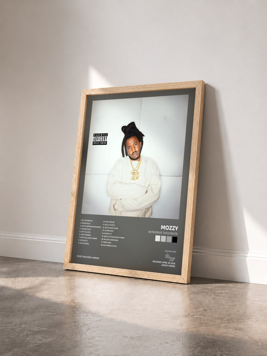 #bois Tableau de l'album INTRUSIVE THOUGHTS de Mozzy vu de trois quarts, cadre en bois brut
