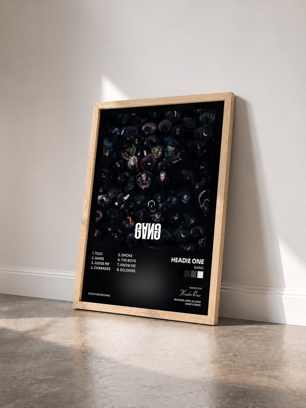 #bois Tableau de l'album GANG de Headie One vu de trois quarts, cadre en bois brut