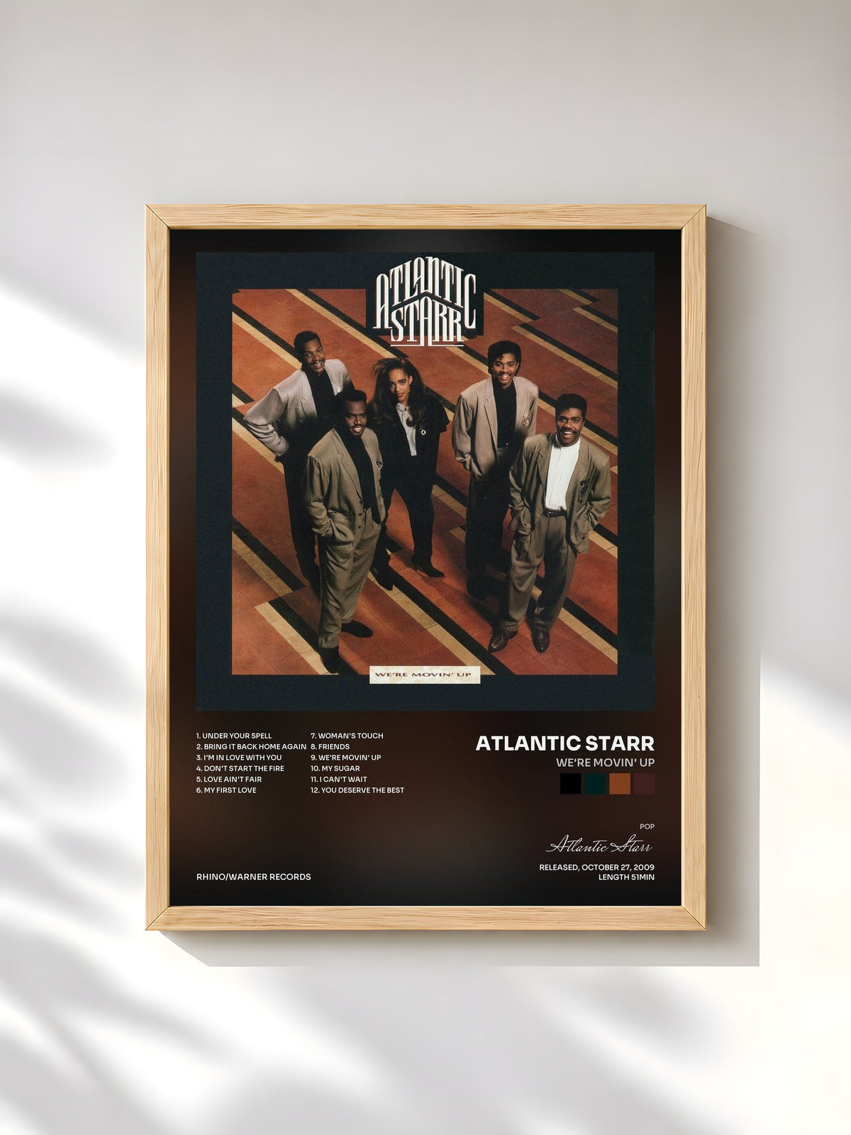 #bois Tableau de l'album We're Movin' Up de Atlantic Starr, cadre en bois brut, imprimé et encadré en France