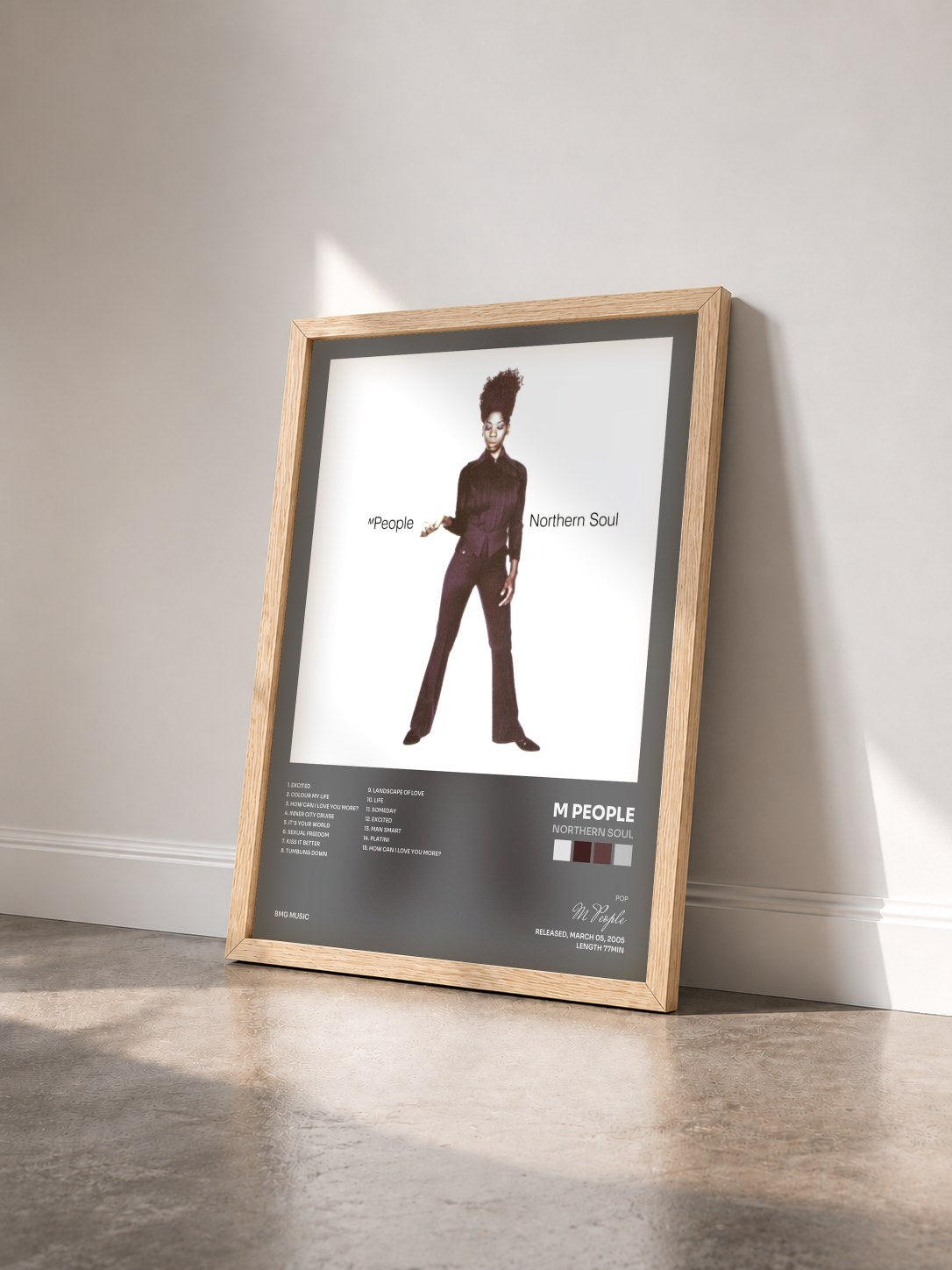 #bois Tableau de l'album Northern Soul de M People vu de trois quarts, cadre en bois brut