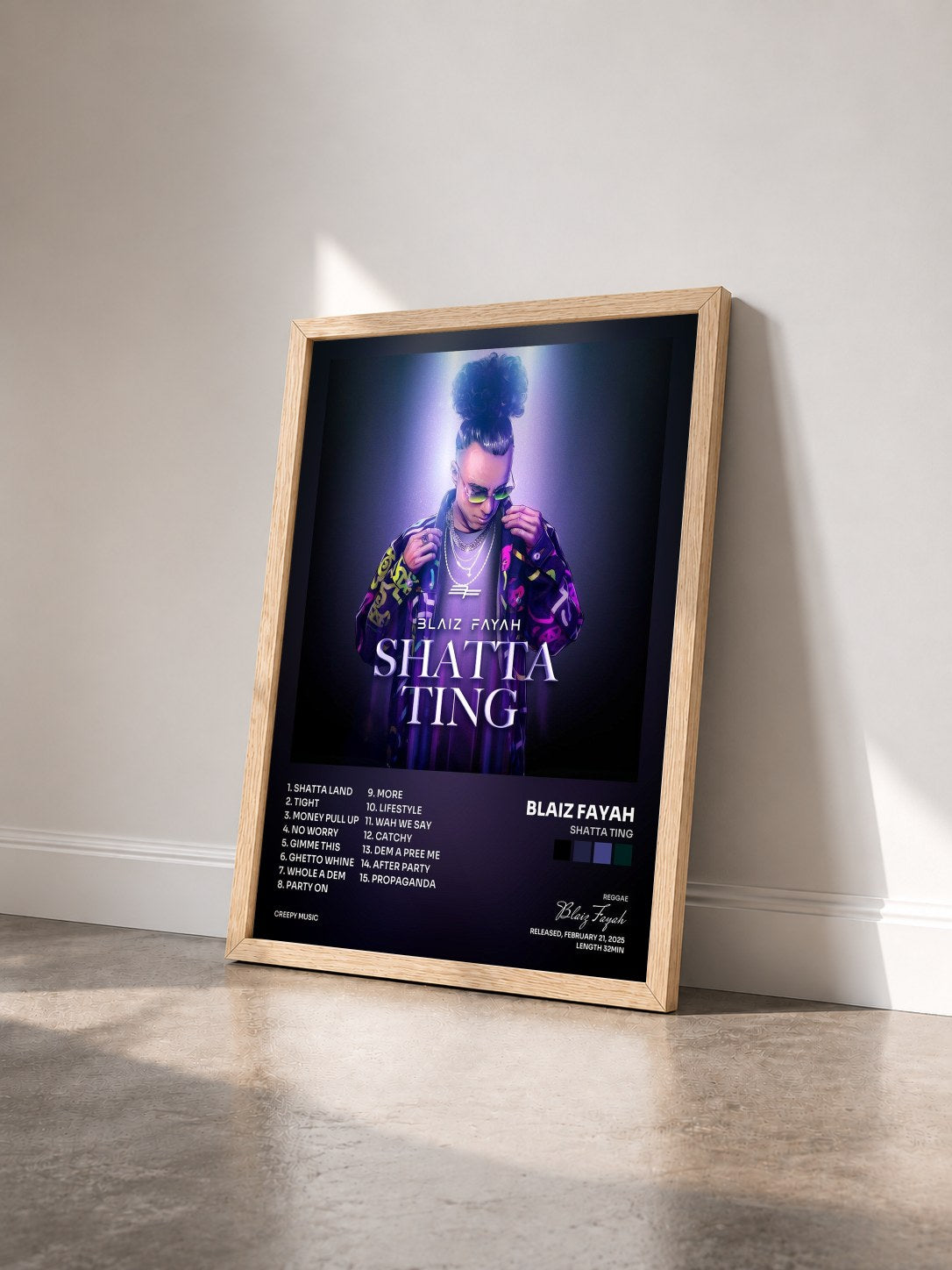 #bois Tableau de l'album Shatta Ting de Blaiz Fayah vu de trois quarts, cadre en bois brut