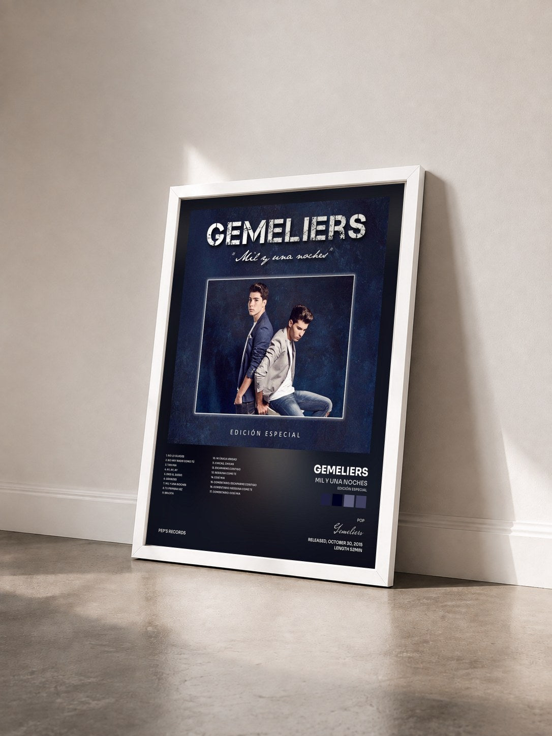 #blanc Tableau de l'album Mil y una Noches (Edición Especial) de Gemeliers vu de trois quarts, cadre blanc
