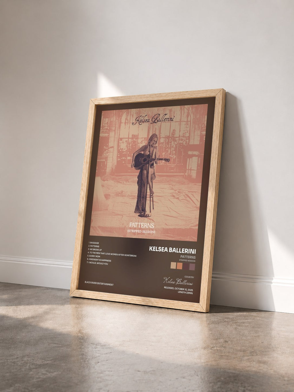 #bois Tableau de l'album PATTERNS (Stripped Session) de Kelsea Ballerini vu de trois quarts, cadre en bois brut