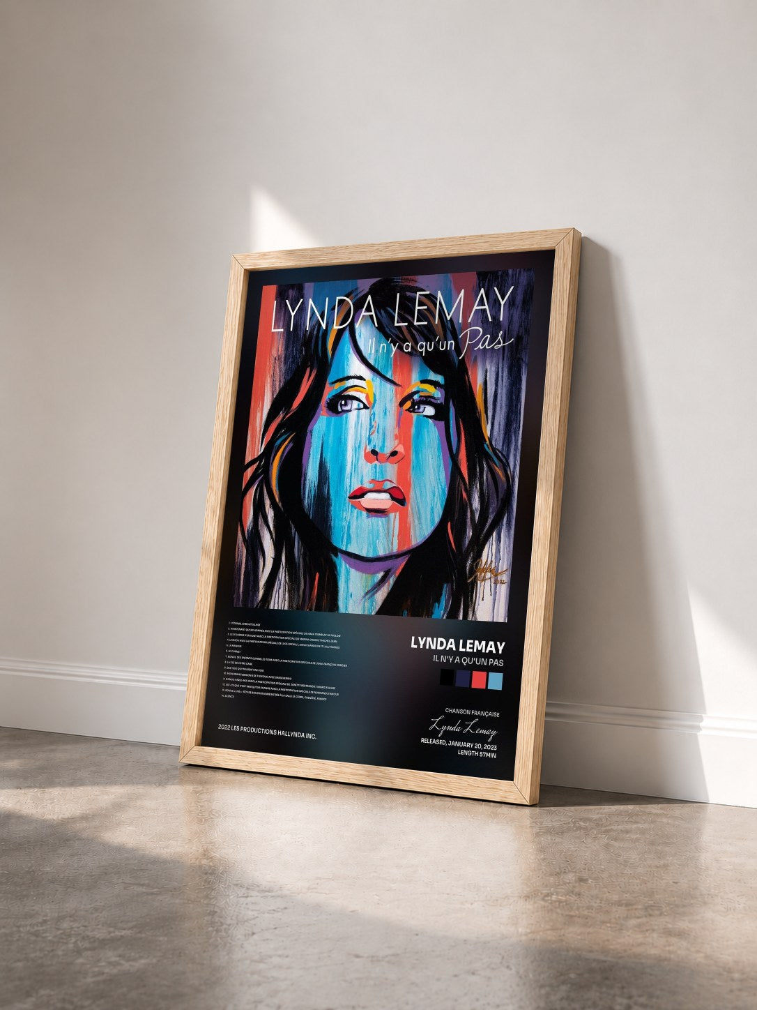 #bois Tableau de l'album Il n'y a qu'un pas de Lynda Lemay vu de trois quarts, cadre en bois brut