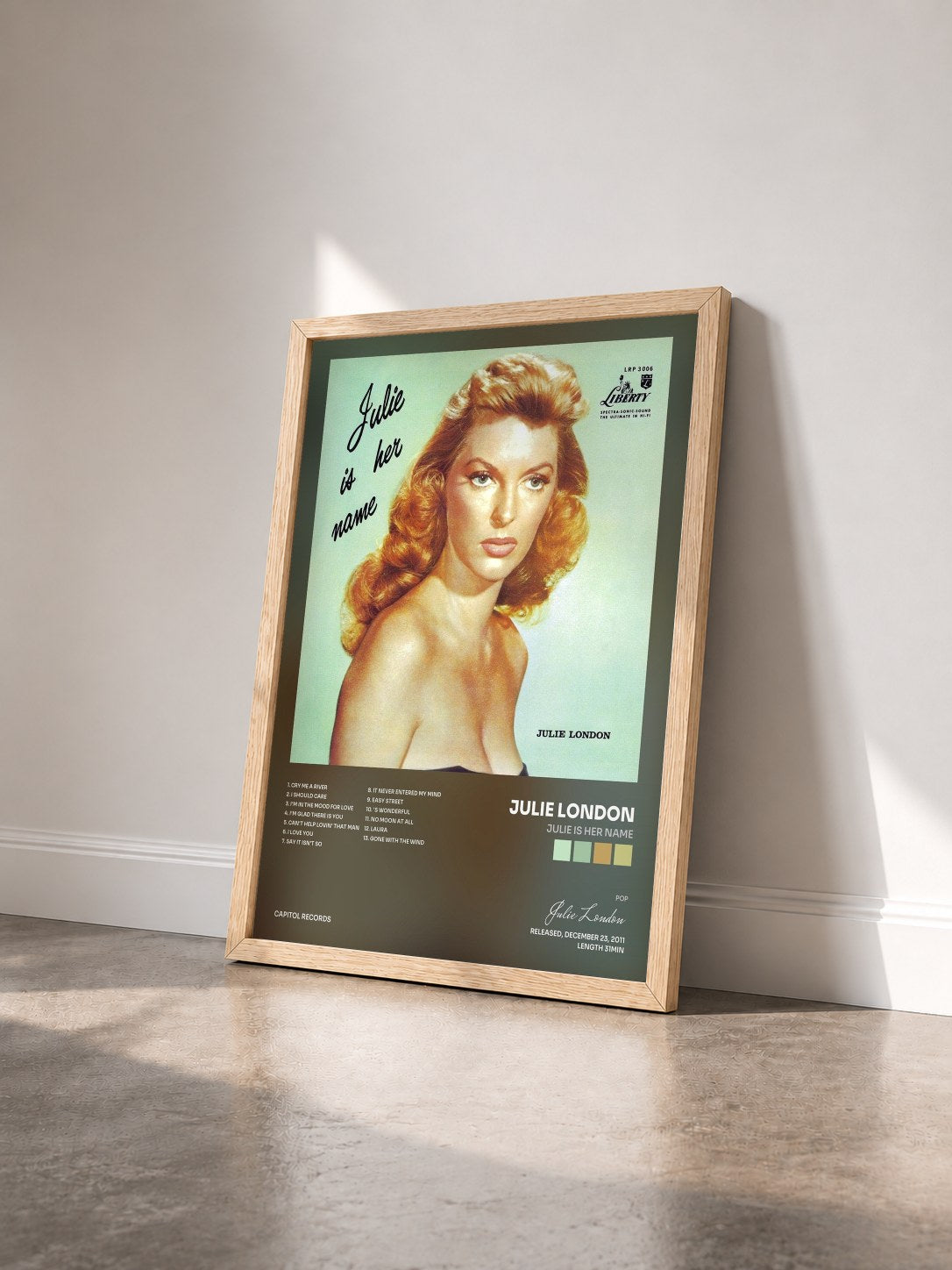 #bois Tableau de l'album Julie Is Her Name de Julie London vu de trois quarts, cadre en bois brut