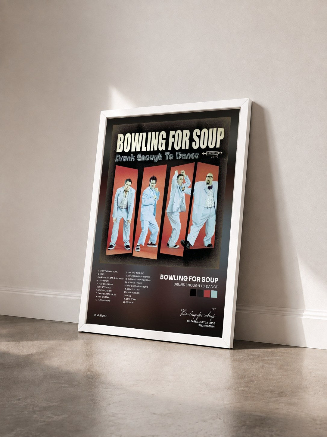 #blanc Tableau de l'album Drunk Enough To Dance de Bowling for Soup vu de trois quarts, cadre blanc