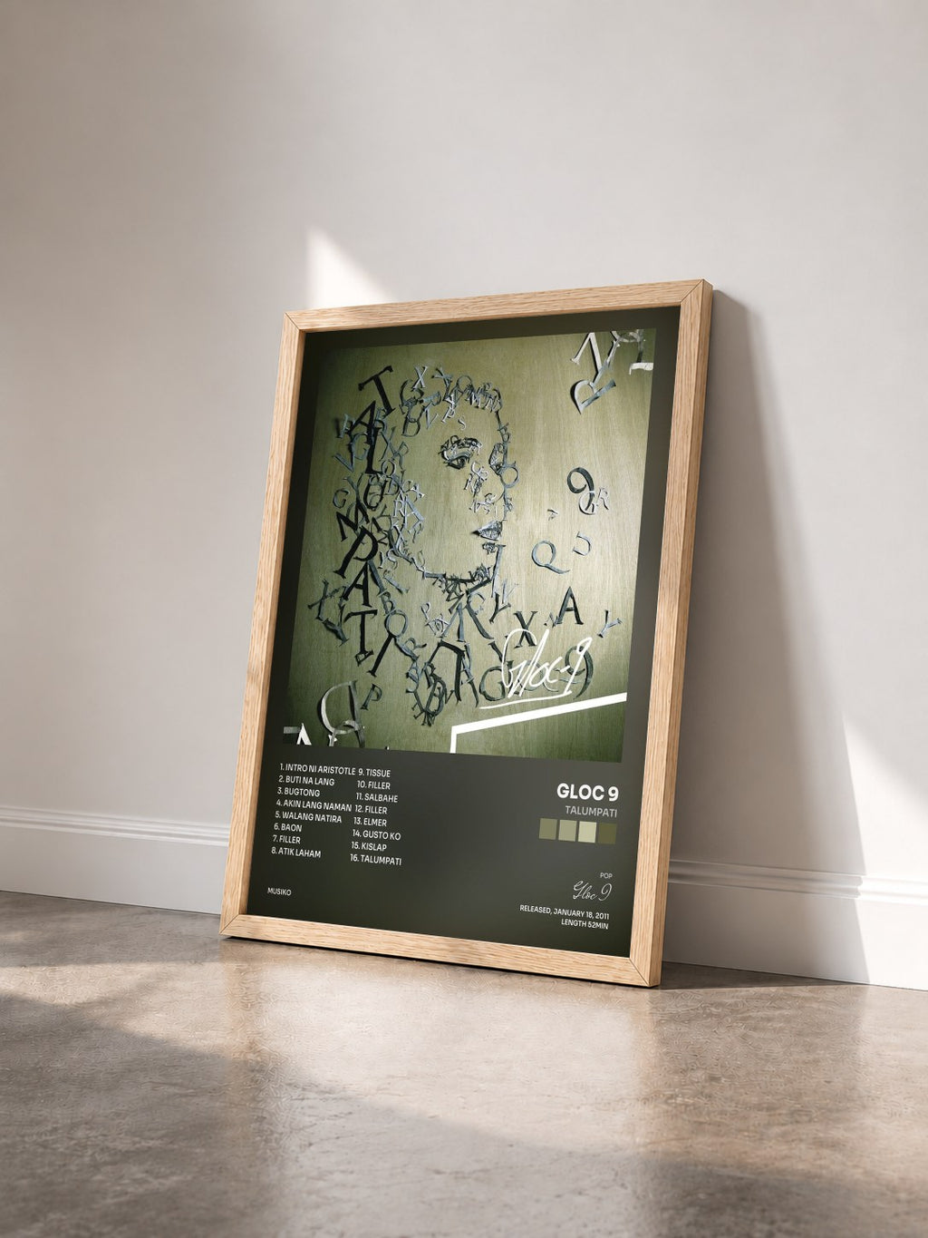 #bois Tableau de l'album Talumpati de Gloc 9 vu de trois quarts, cadre en bois brut