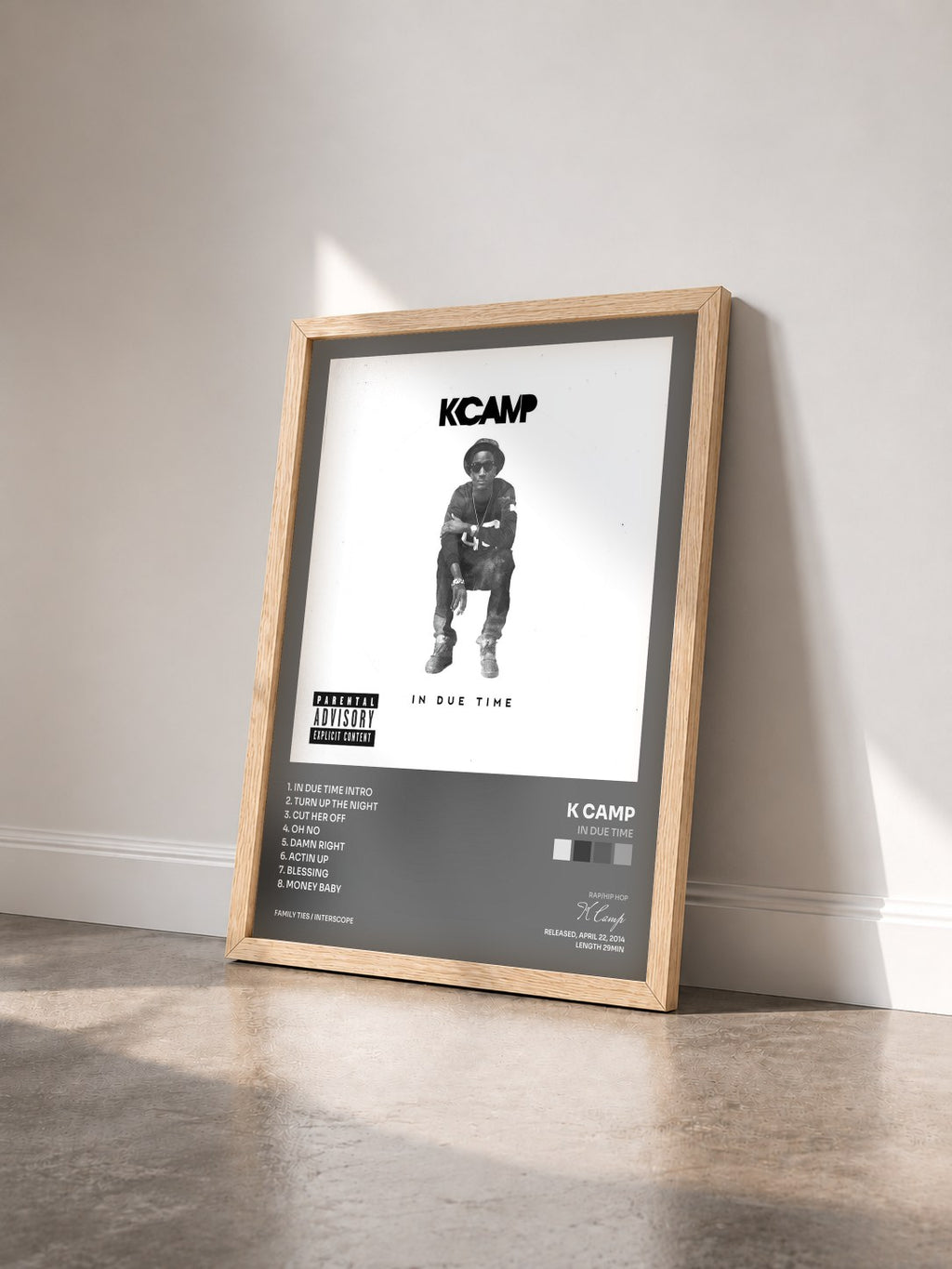 #bois Tableau de l'album In Due Time de K Camp vu de trois quarts, cadre en bois brut