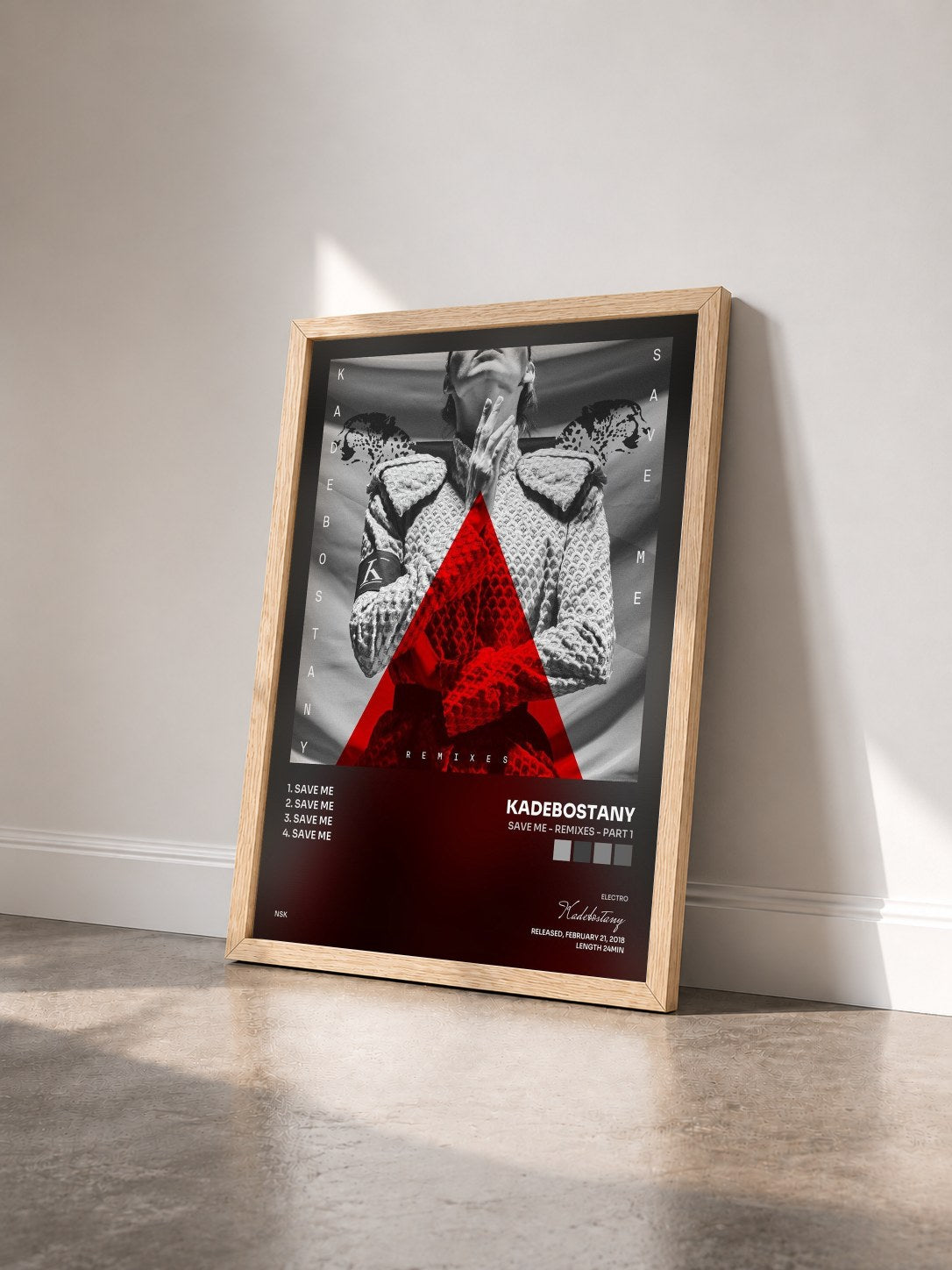 #bois Tableau de l'album Save Me - Remixes - Part 1 de Kadebostany vu de trois quarts, cadre en bois brut