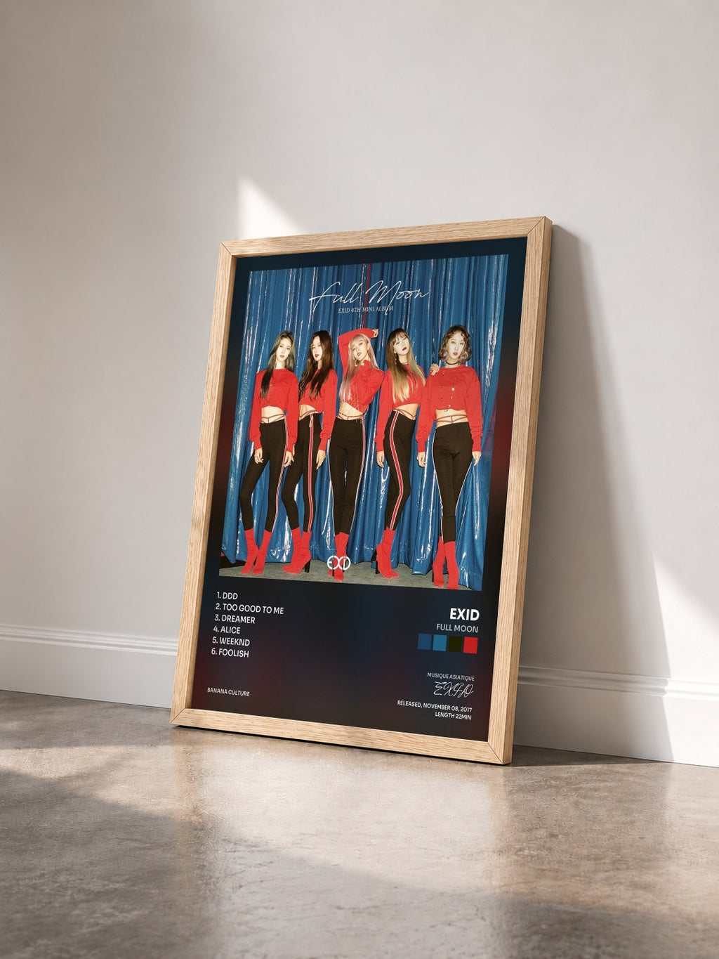 #bois Tableau de l'album Full Moon de EXID vu de trois quarts, cadre en bois brut