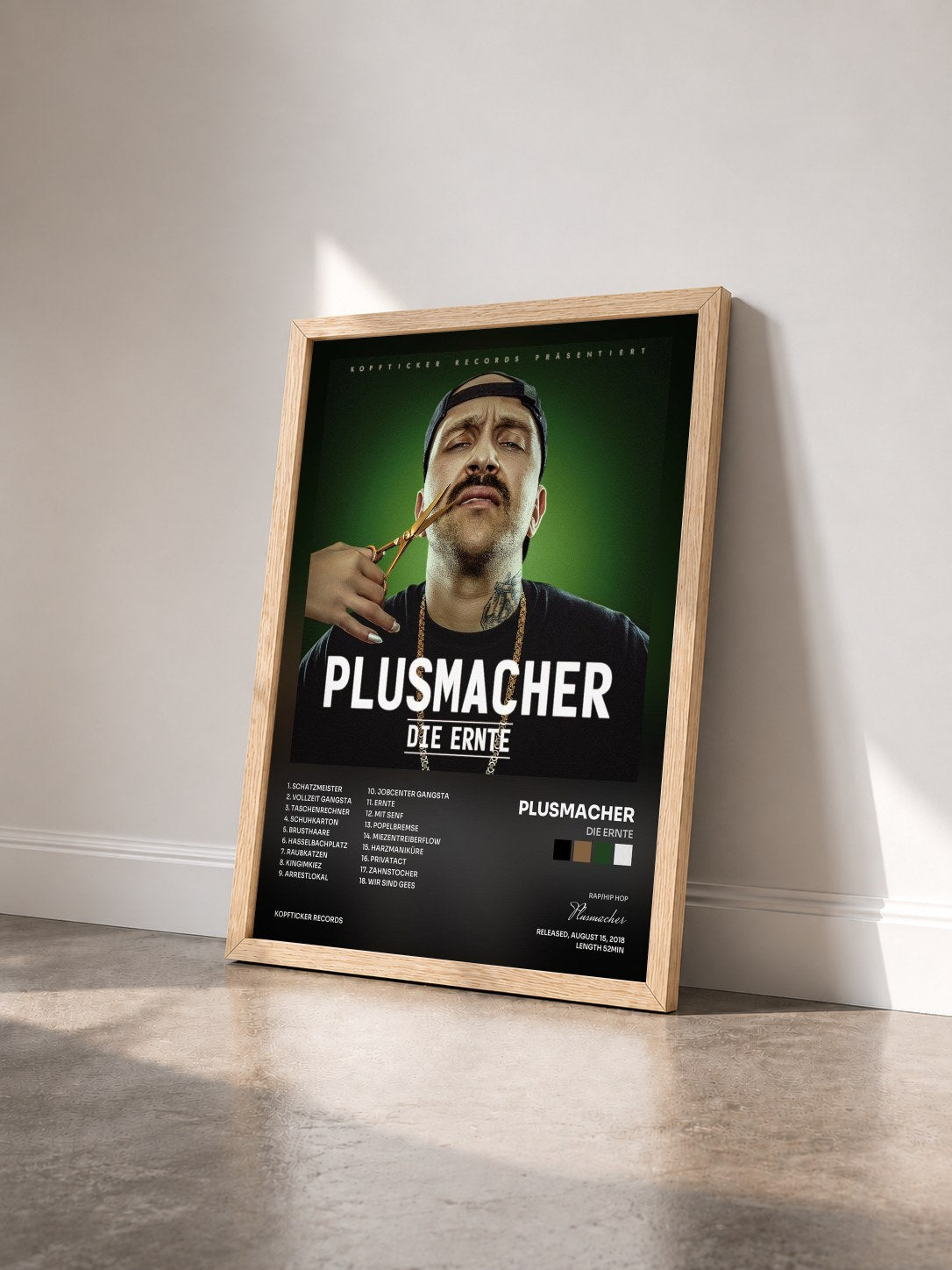 #bois Tableau de l'album Die Ernte de Plusmacher vu de trois quarts, cadre en bois brut