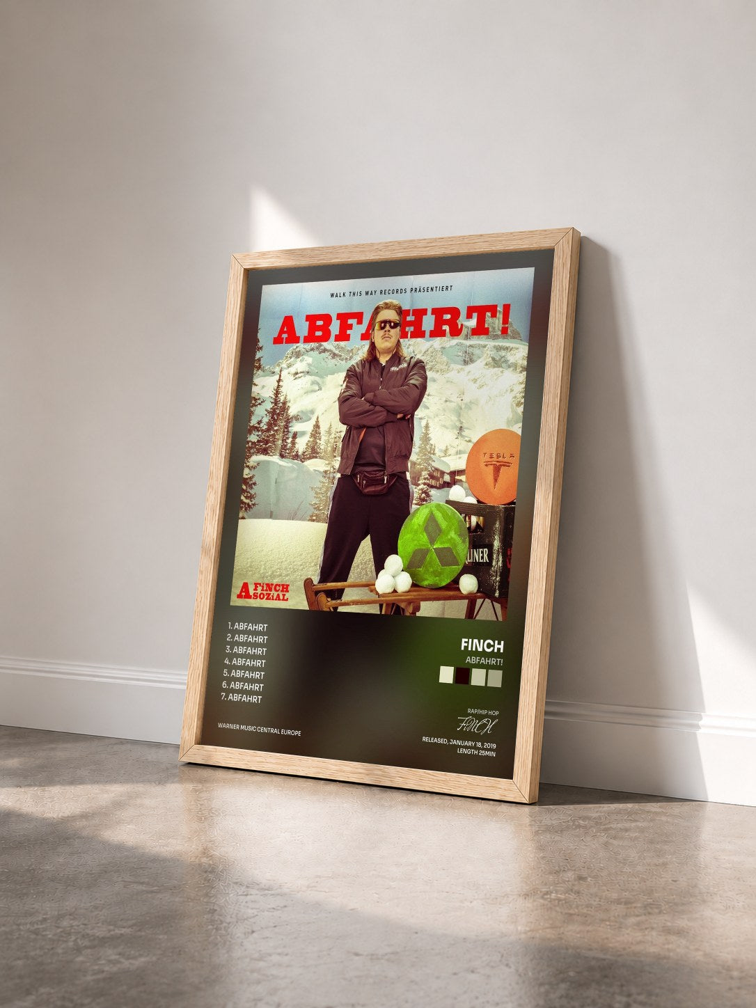 #bois Tableau de l'album Abfahrt! de FiNCH vu de trois quarts, cadre en bois brut