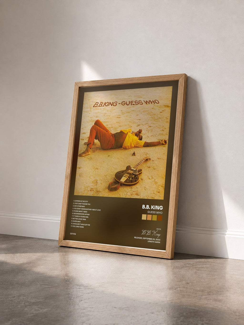 #bois Tableau de l'album Guess Who de B.B. King vu de trois quarts, cadre en bois brut