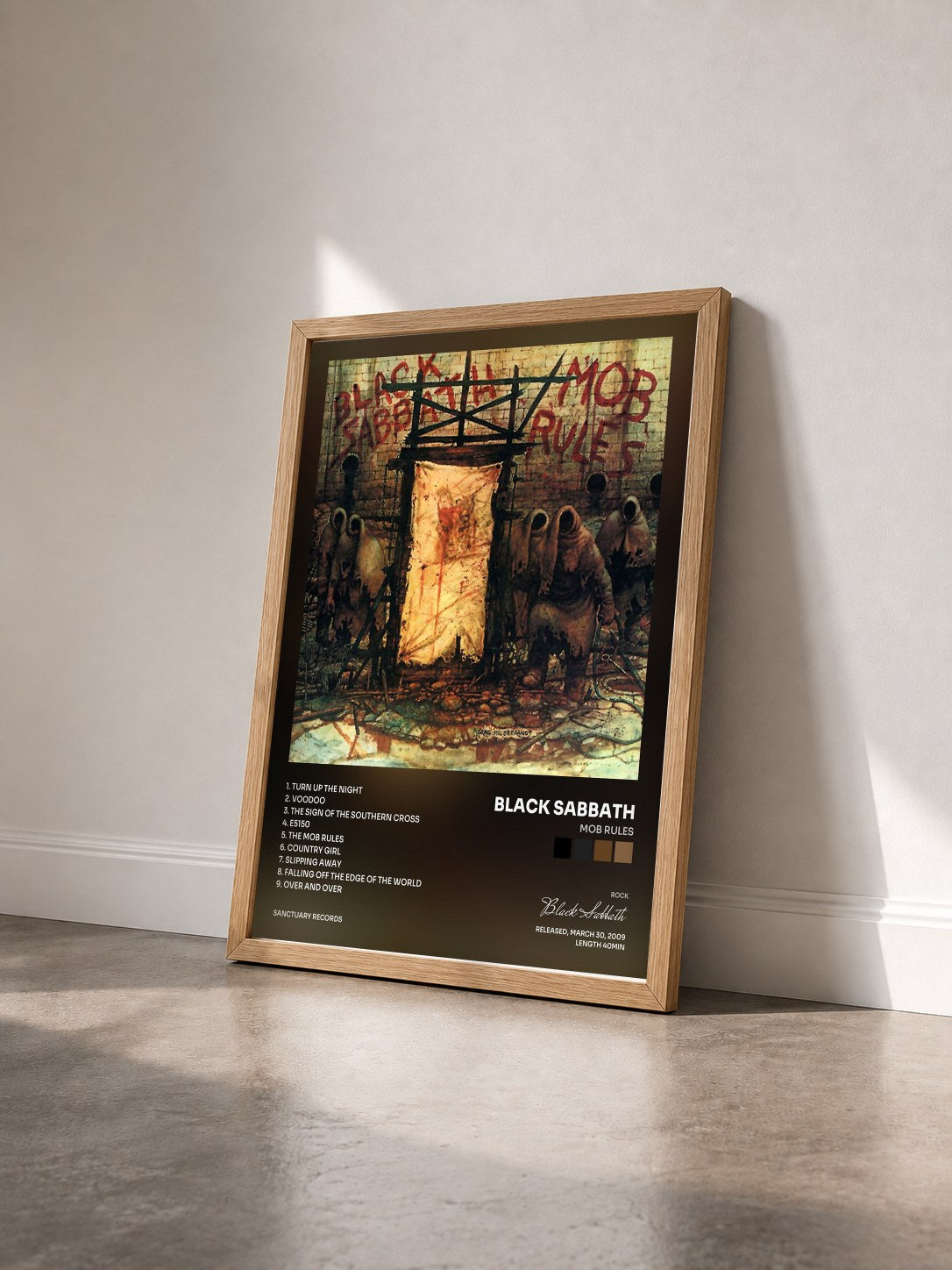 #bois Tableau de l'album Mob Rules de Black Sabbath vu de trois quarts, cadre en bois brut