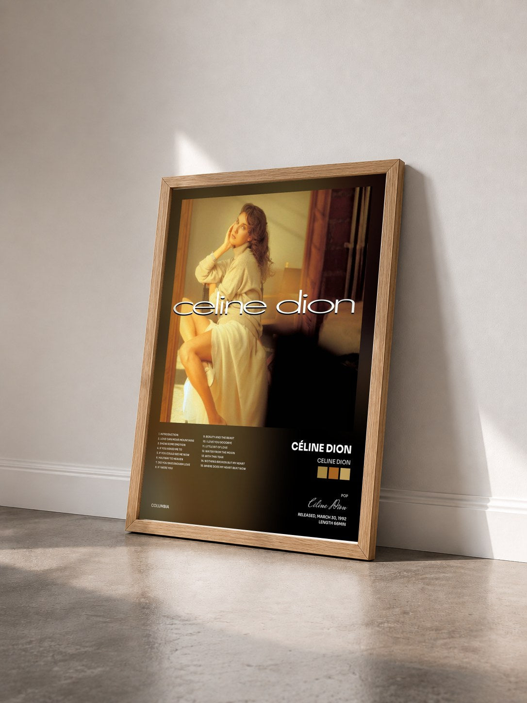 #bois Tableau de l'album Celine Dion de Céline Dion vu de trois quarts, cadre en bois brut