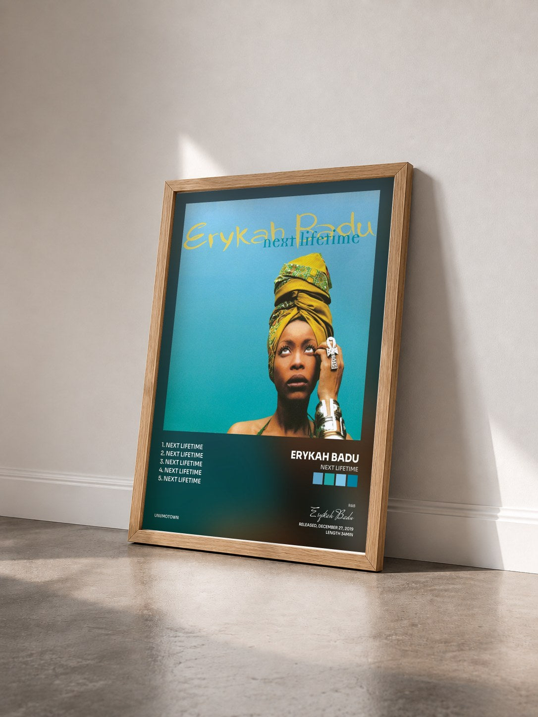 #bois Tableau de l'album Next Lifetime de Erykah Badu vu de trois quarts, cadre en bois brut