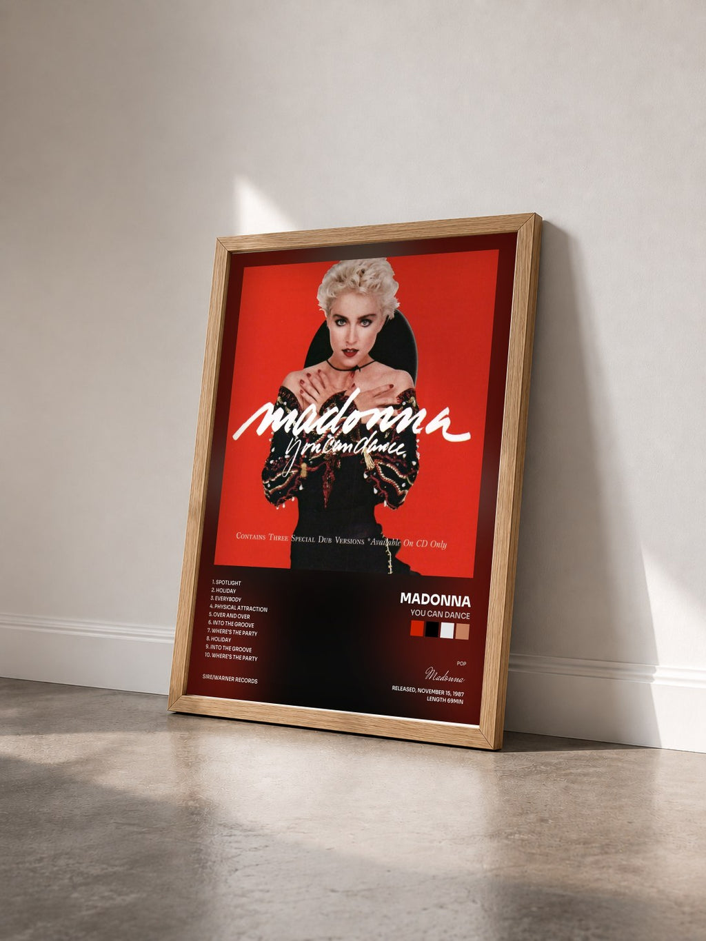 #bois Tableau de l'album You Can Dance de Madonna vu de trois quarts, cadre en bois brut
