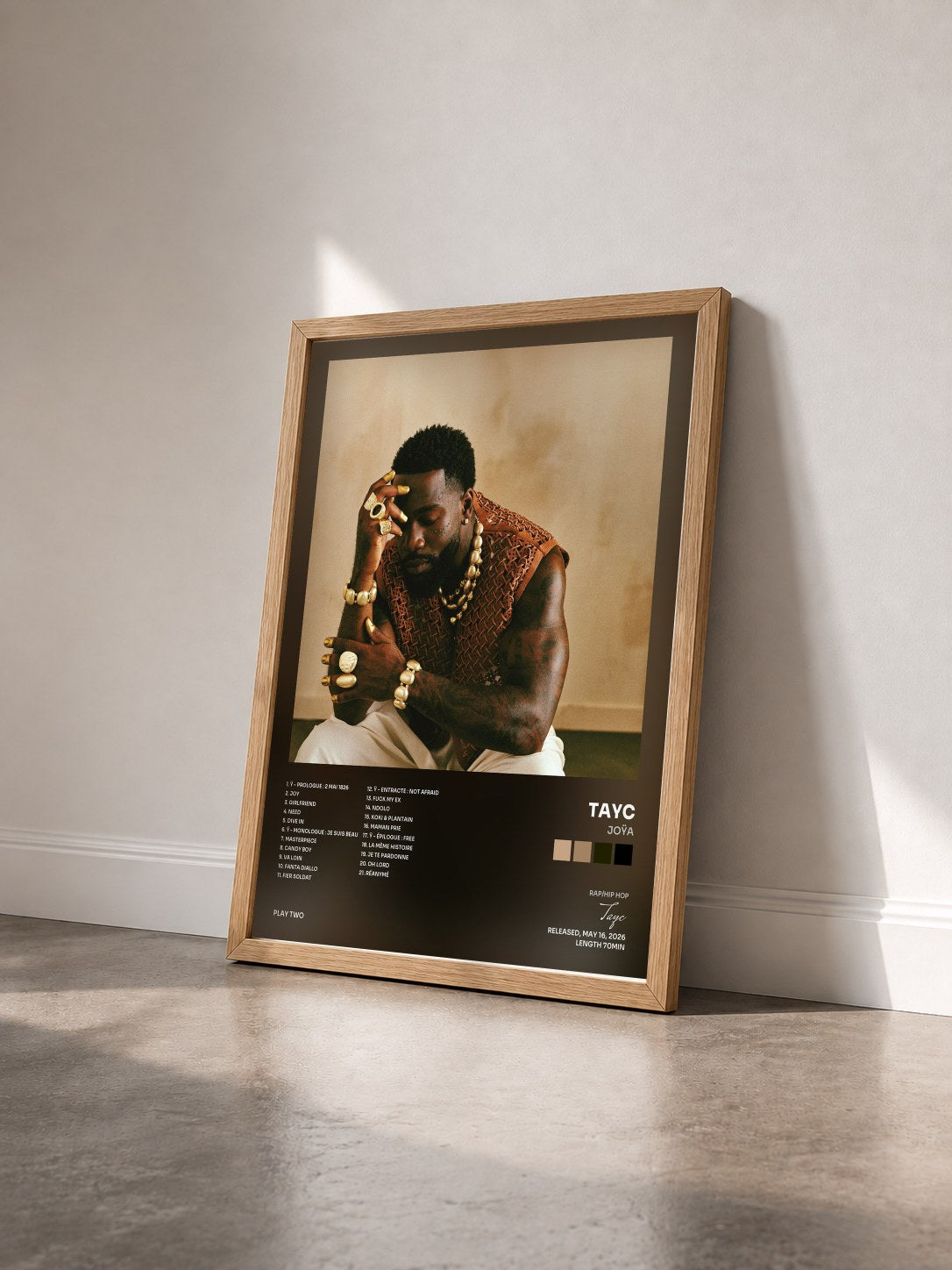 #bois Tableau de l'album JOŸA de Tayc vu de trois quarts, cadre en bois brut
