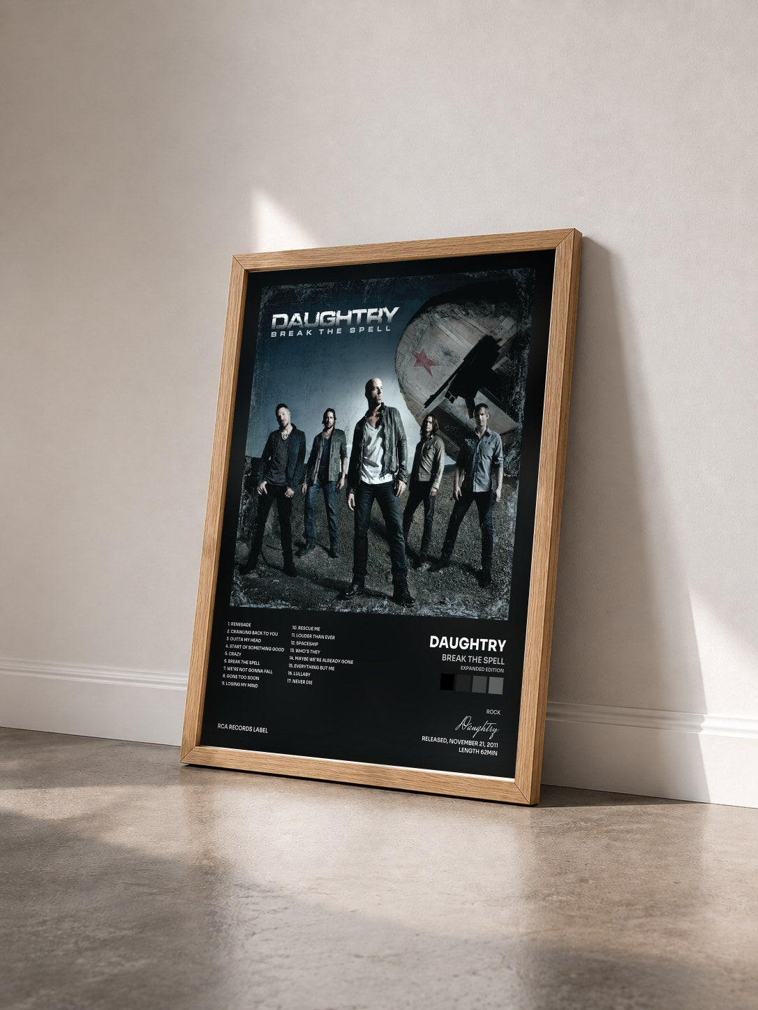 #bois Tableau de l'album Break The Spell (Expanded Edition) de Daughtry vu de trois quarts, cadre en bois brut