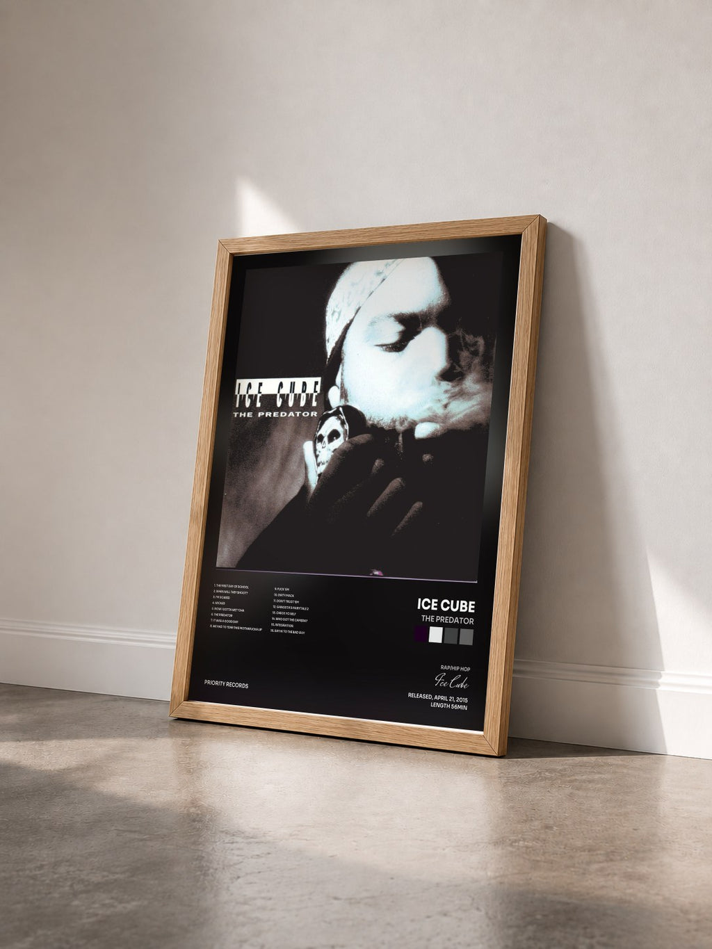 #bois Tableau de l'album The Predator de Ice Cube vu de trois quarts, cadre en bois brut