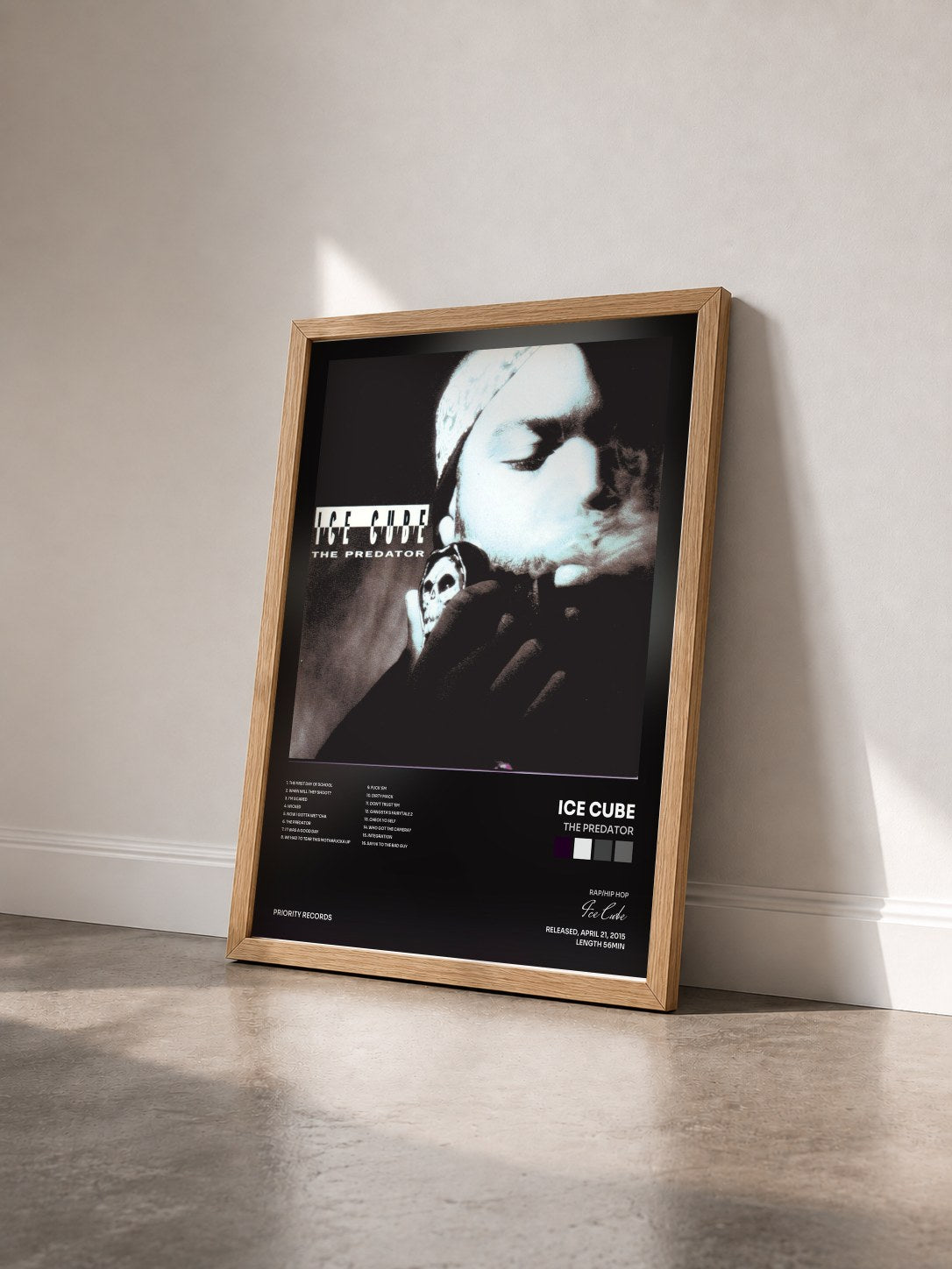 #bois Tableau de l'album The Predator de Ice Cube vu de trois quarts, cadre en bois brut