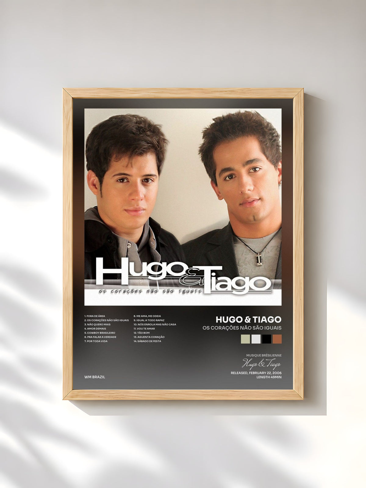 #bois Tableau de l'album Os Corações Não São Iguais de Hugo & Tiago, cadre en bois brut, imprimé et encadré en France