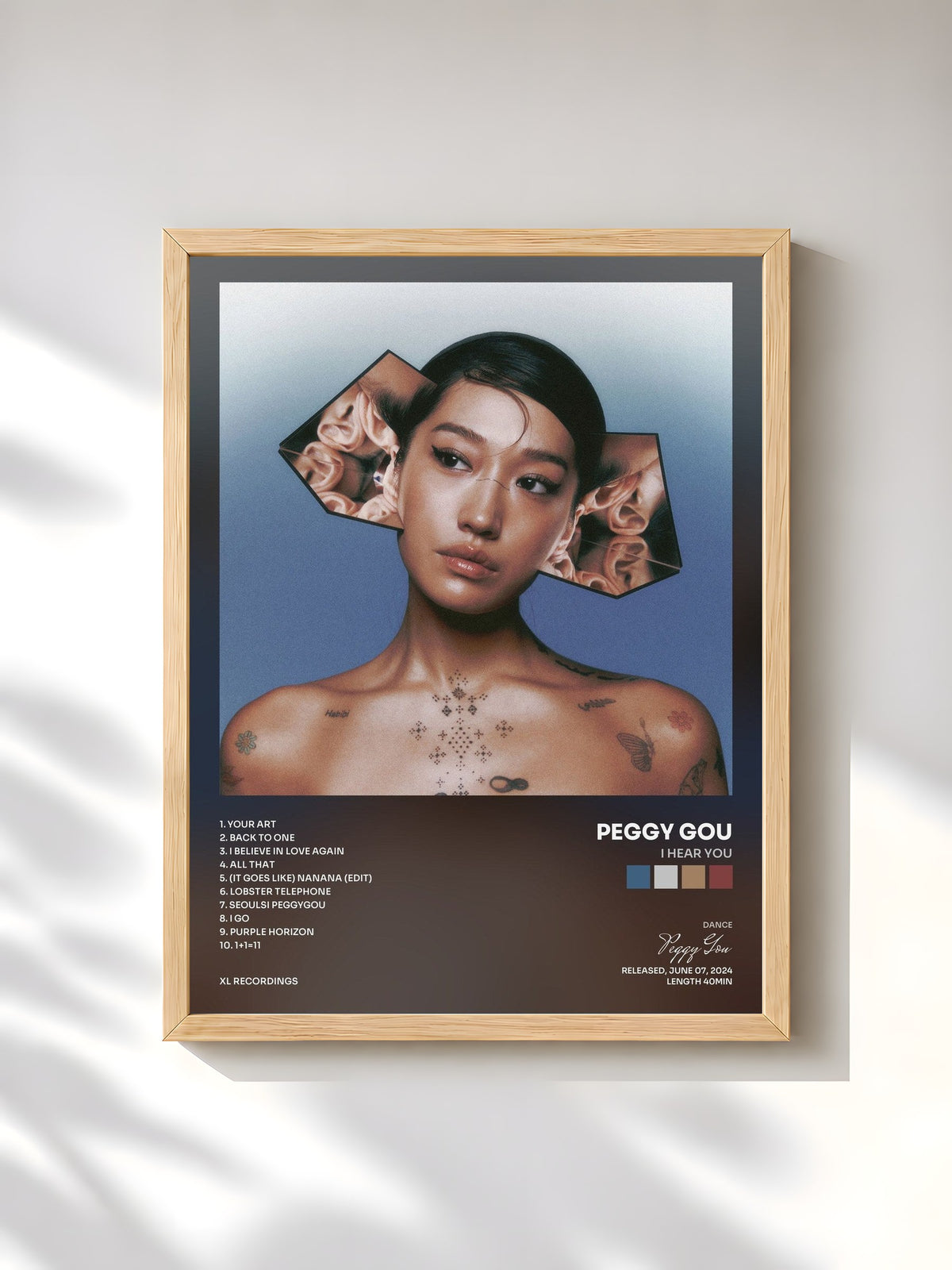 #bois Tableau de l'album I Hear You de Peggy Gou, cadre en bois brut, imprimé et encadré en France