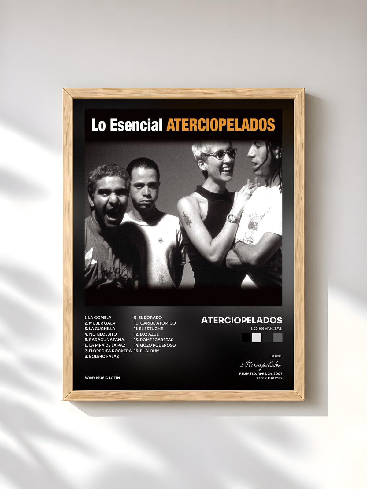 #bois Tableau de l'album Lo Esencial de Aterciopelados, cadre en bois brut, imprimé et encadré en France