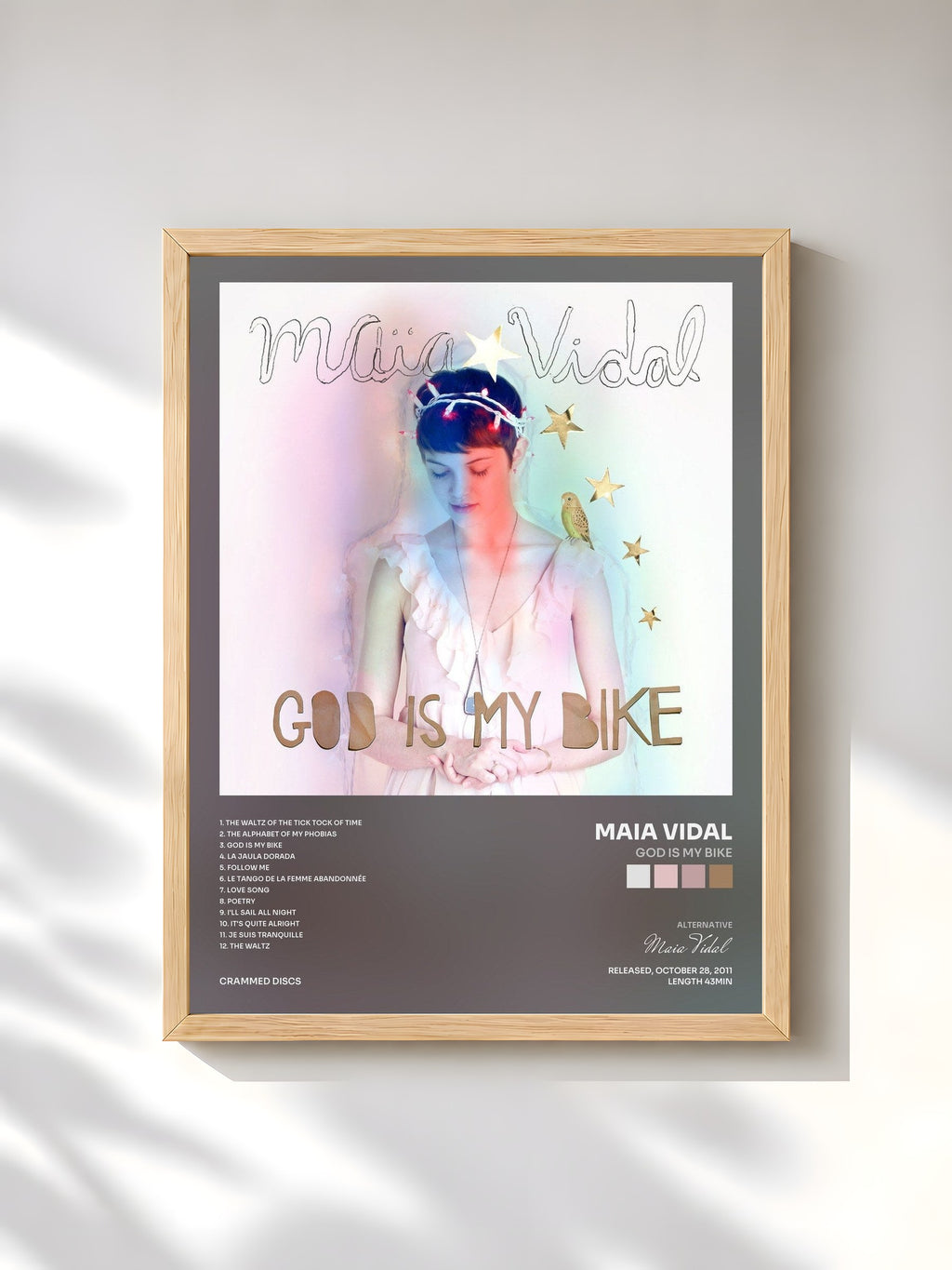 #bois Tableau de l'album God Is My Bike de Maia Vidal, cadre en bois brut, imprimé et encadré en France