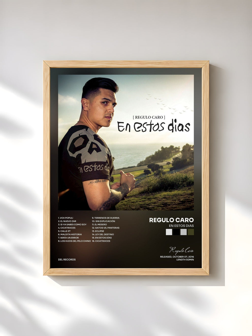 #bois Tableau de l'album En Estos Dias de Regulo Caro, cadre en bois brut, imprimé et encadré en France