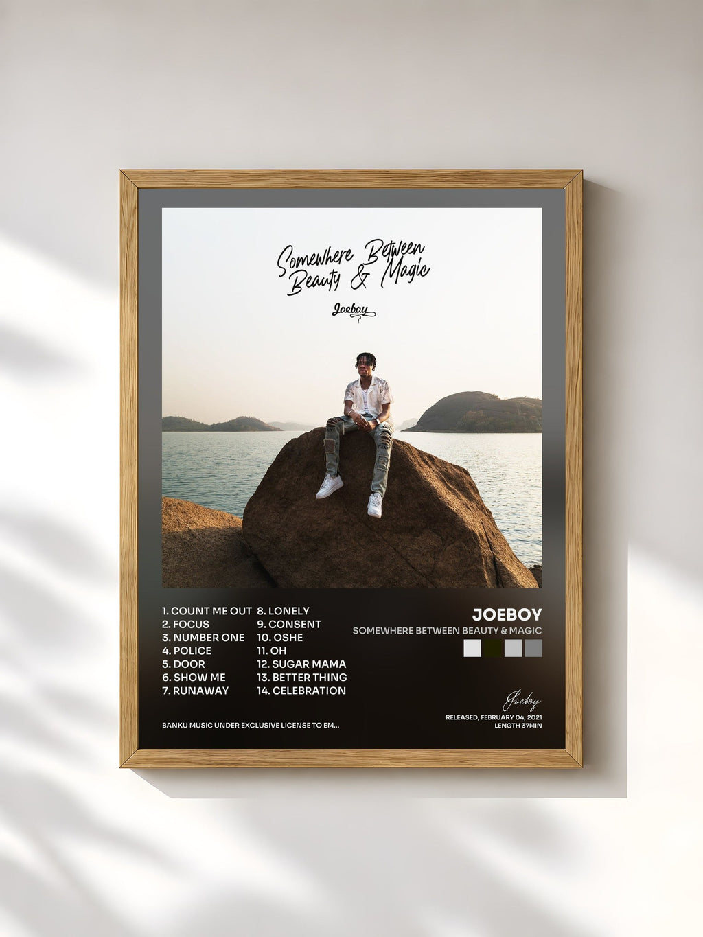 #bois Tableau de l'album Somewhere Between Beauty & Magic de Joeboy, cadre en bois brut, imprimé et encadré en France