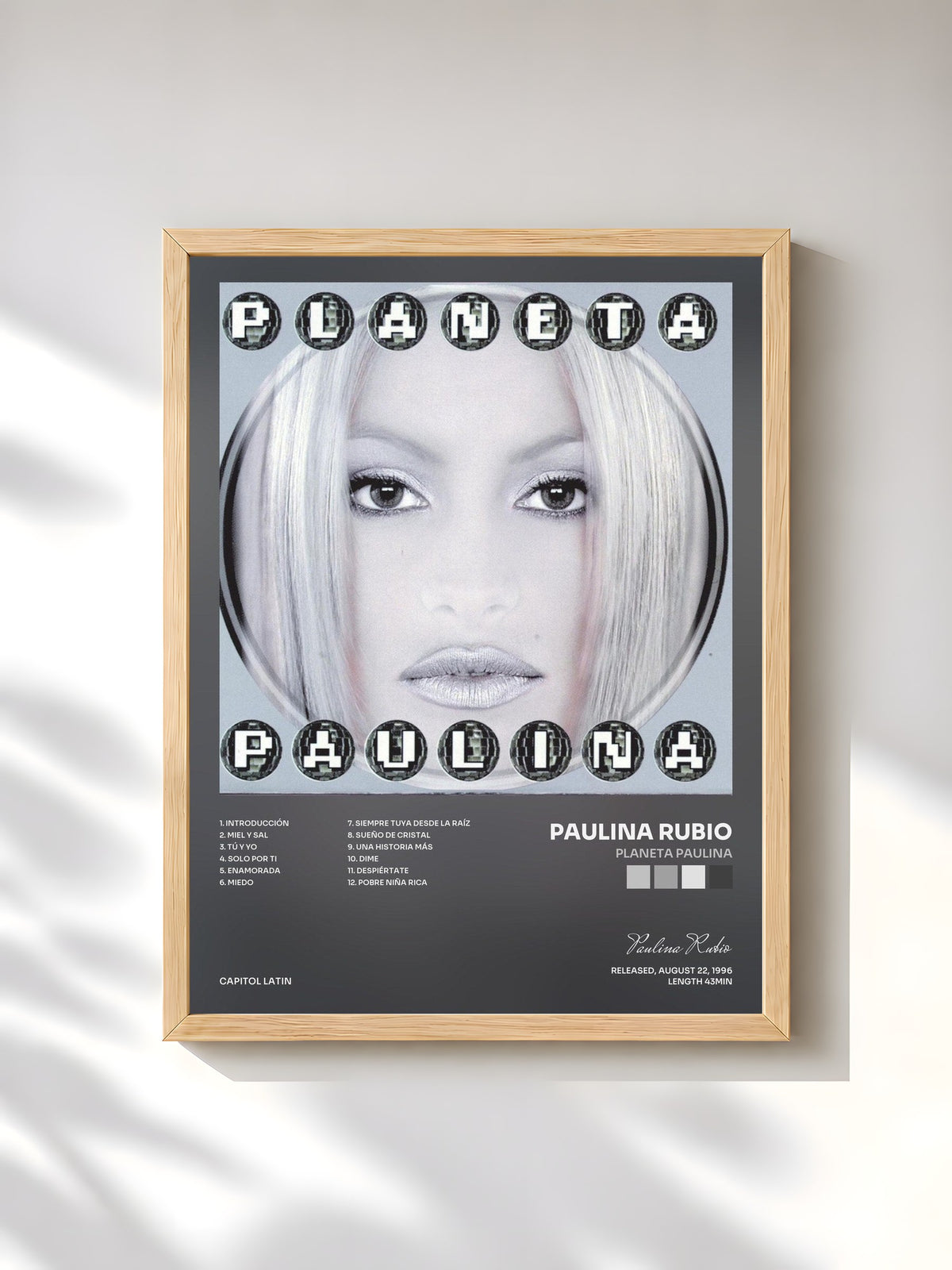 #bois Tableau de l'album Planeta Paulina de Paulina Rubio, cadre en bois brut, imprimé et encadré en France