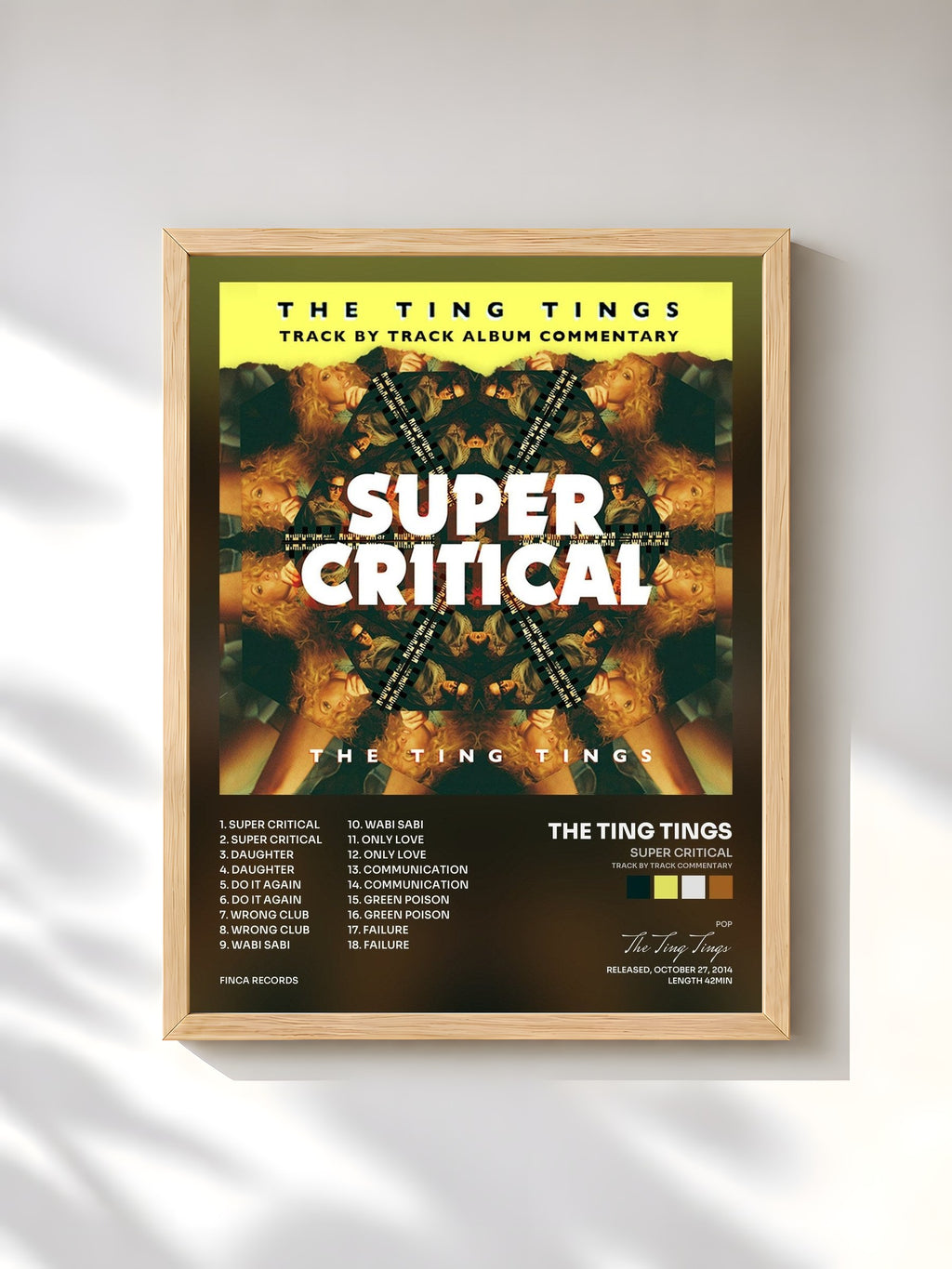 #bois Tableau de l'album Super Critical (Track by Track Commentary) de The Ting Tings, cadre en bois brut, imprimé et encadré en France