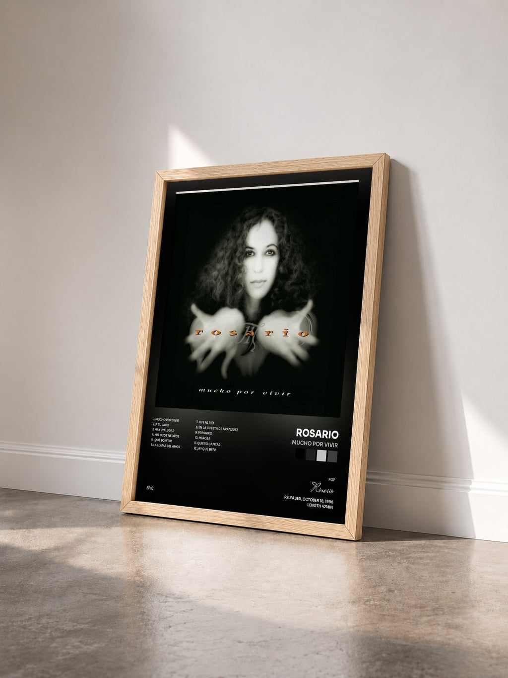 #bois Tableau de l'album Mucho Por Vivir de Rosario vu de trois quarts, cadre en bois brut