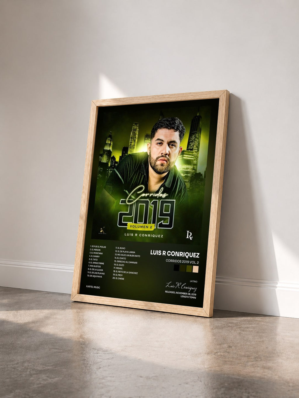 #bois Tableau de l'album Corridos 2019 Vol. 2 de Luis R Conriquez vu de trois quarts, cadre en bois brut
