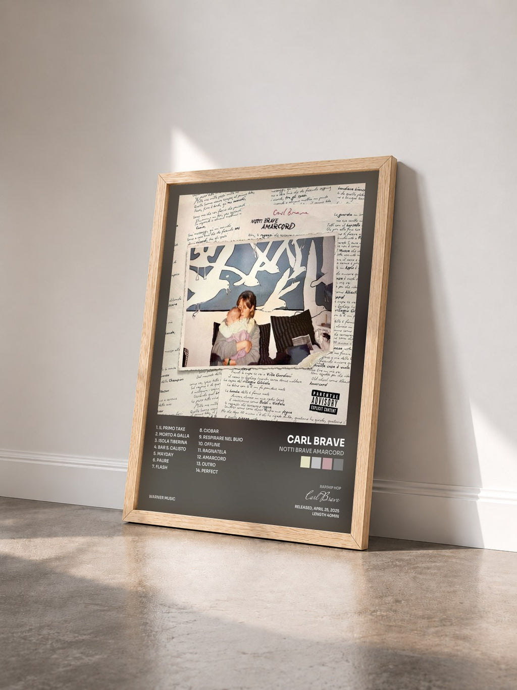 #bois Tableau de l'album NOTTI BRAVE AMARCORD de Carl Brave vu de trois quarts, cadre en bois brut