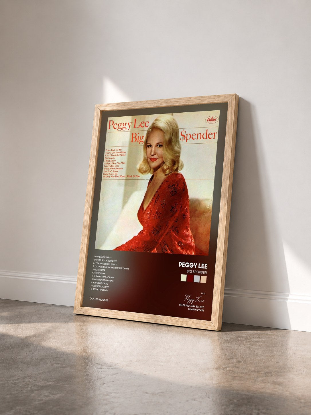#bois Tableau de l'album Big Spender de Peggy Lee vu de trois quarts, cadre en bois brut