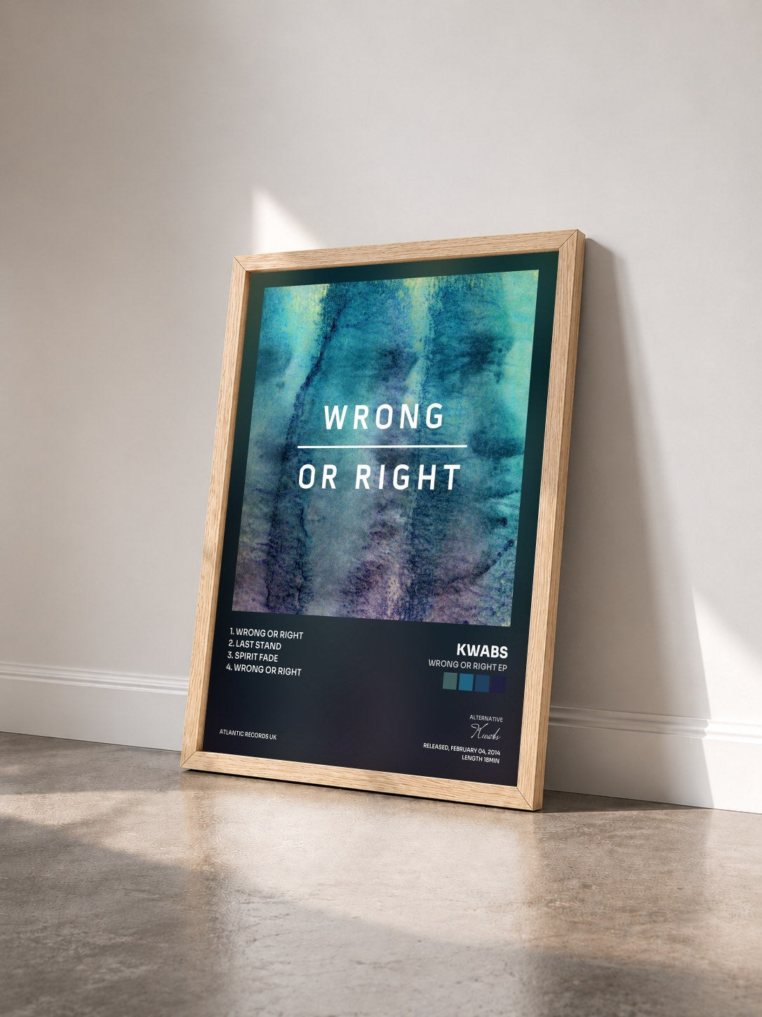 #bois Tableau de l'album Wrong or Right EP de Kwabs vu de trois quarts, cadre en bois brut