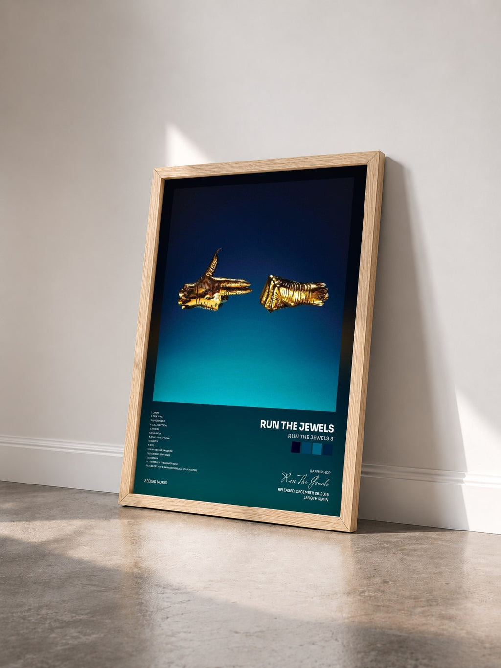 #bois Tableau de l'album Run The Jewels 3 de Run The Jewels vu de trois quarts, cadre en bois brut