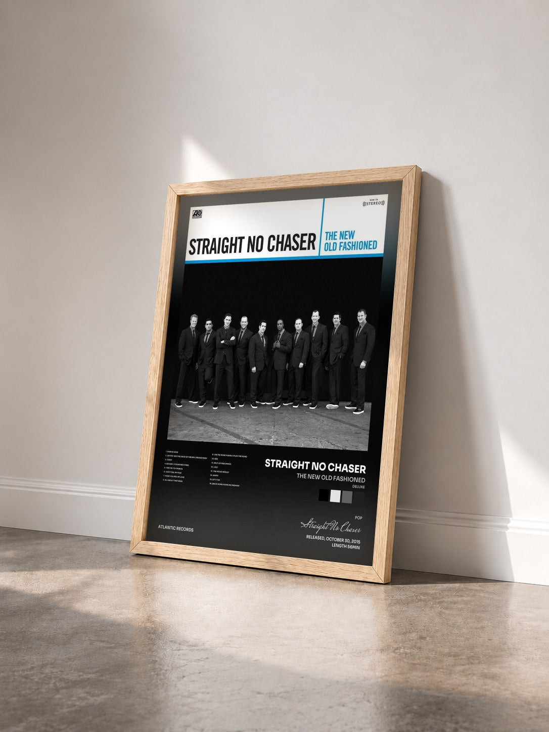 #bois Tableau de l'album The New Old Fashioned (Deluxe) de Straight No Chaser vu de trois quarts, cadre en bois brut