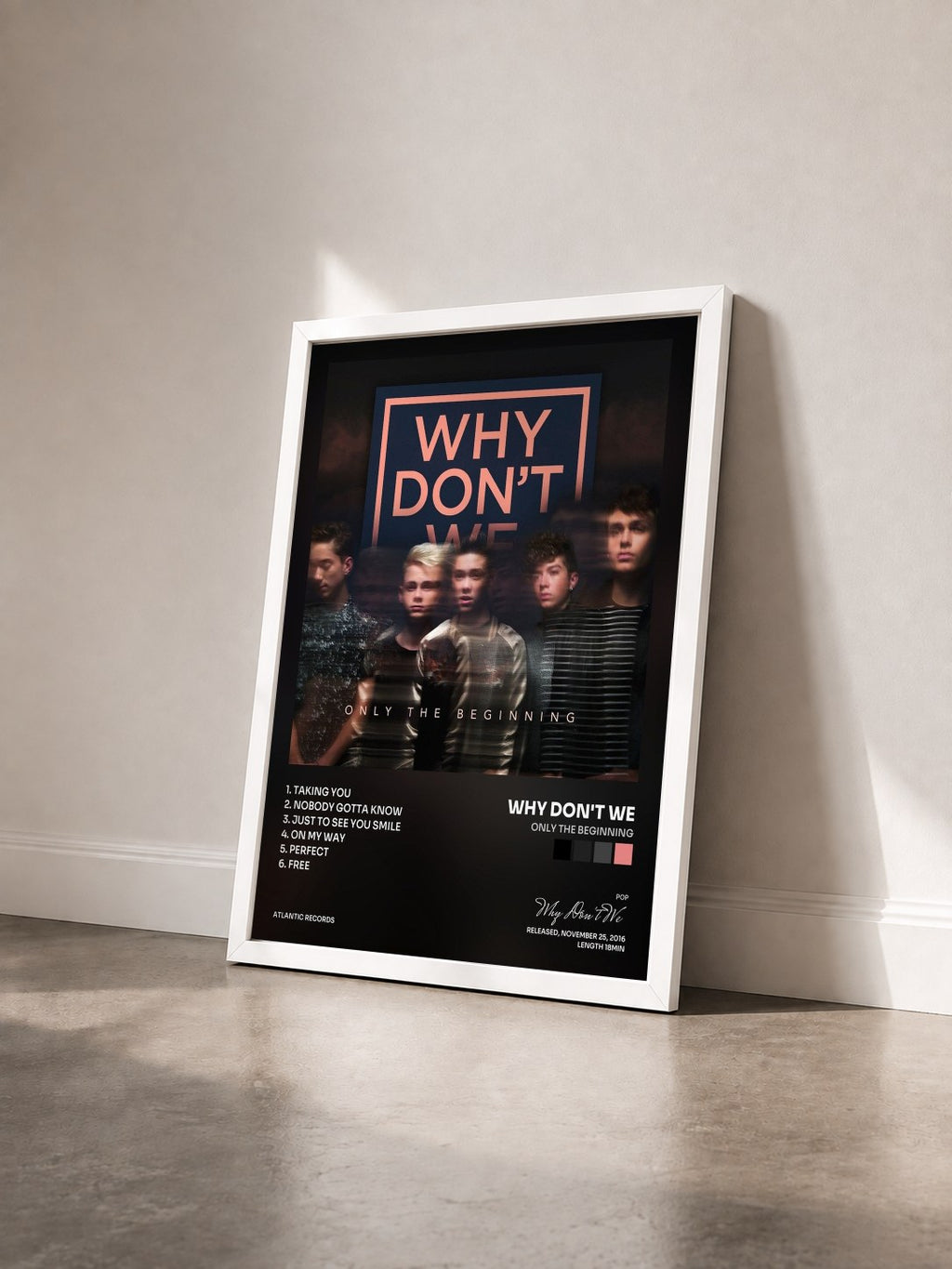 #blanc Tableau de l'album Only The Beginning de Why Don't We vu de trois quarts, cadre blanc
