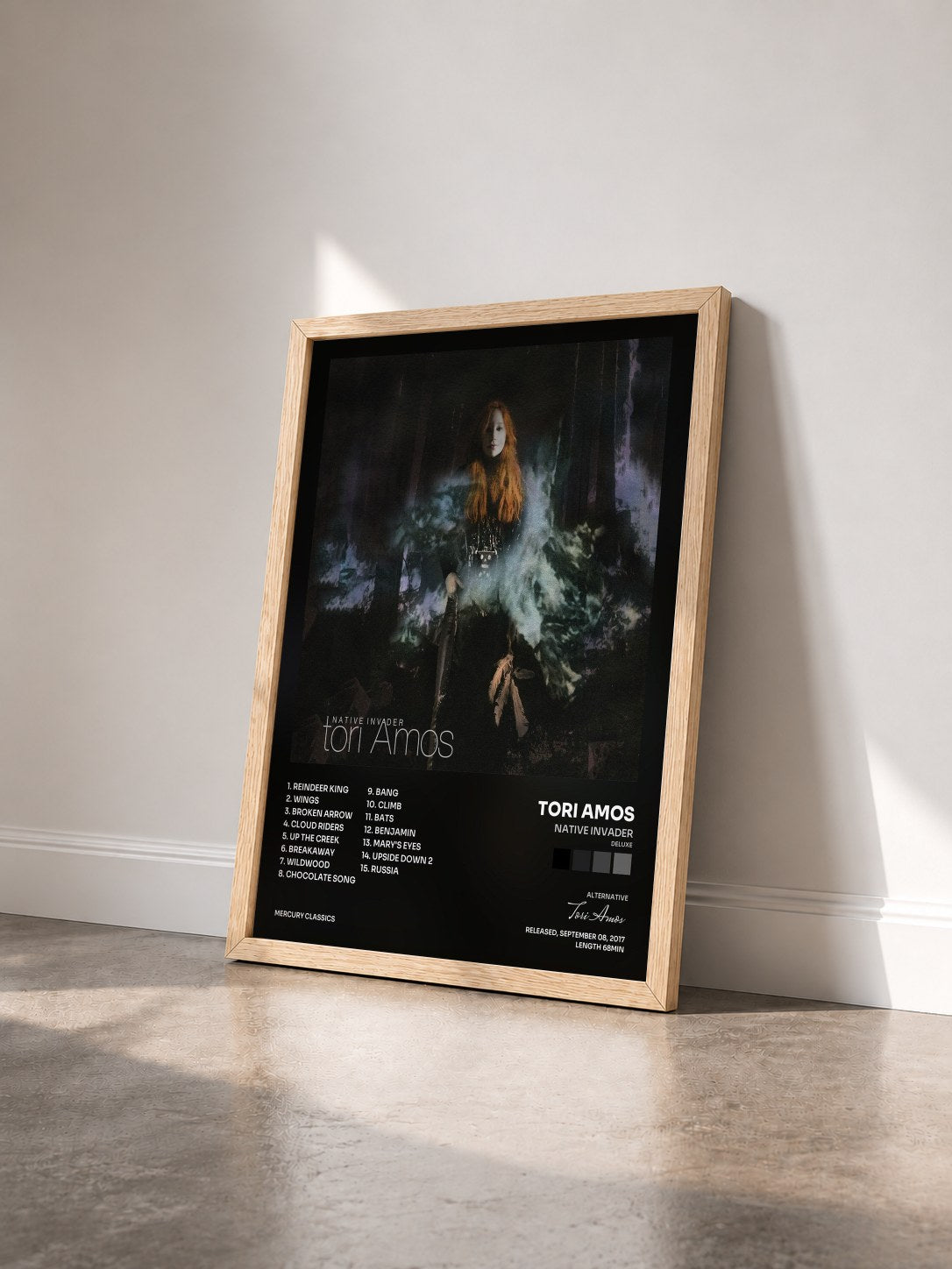 #bois Tableau de l'album Native Invader (Deluxe) de Tori Amos vu de trois quarts, cadre en bois brut