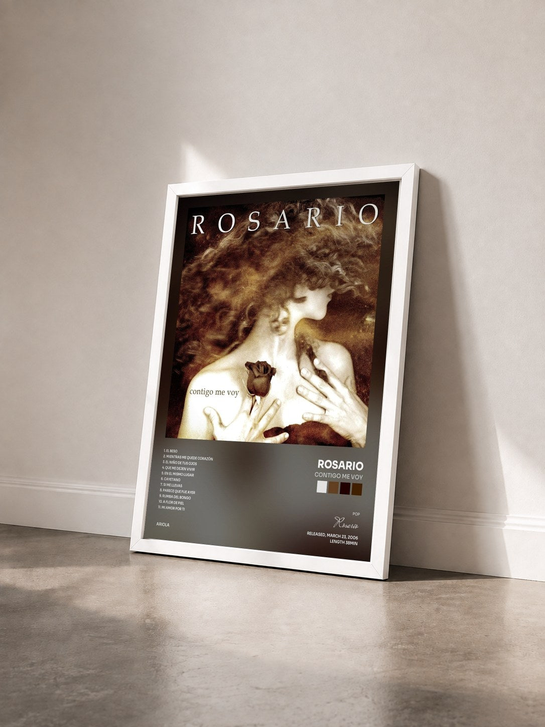 #blanc Tableau de l'album Contigo Me Voy de Rosario vu de trois quarts, cadre blanc
